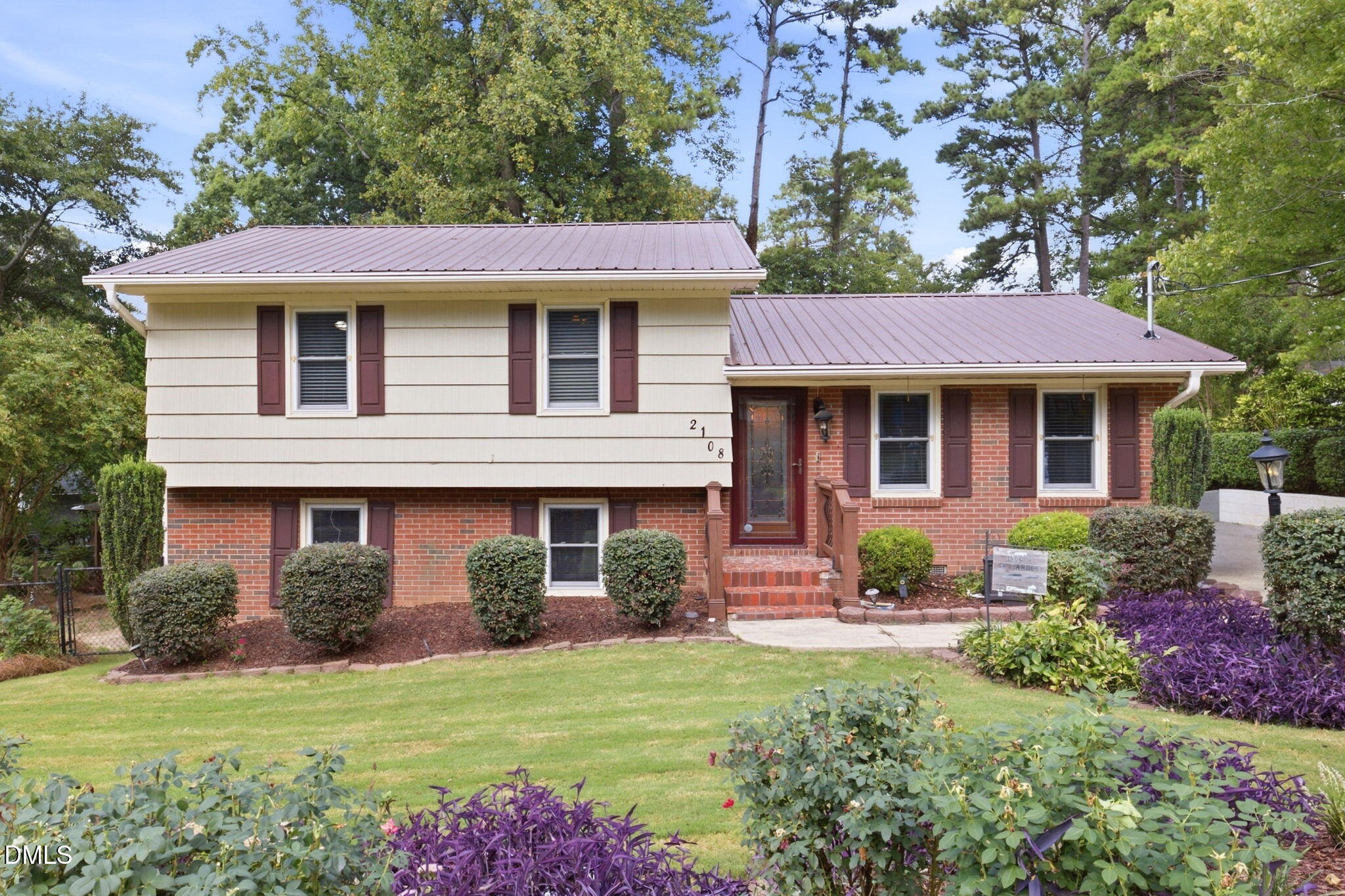 2108 Sierra Drive Property Photo 1