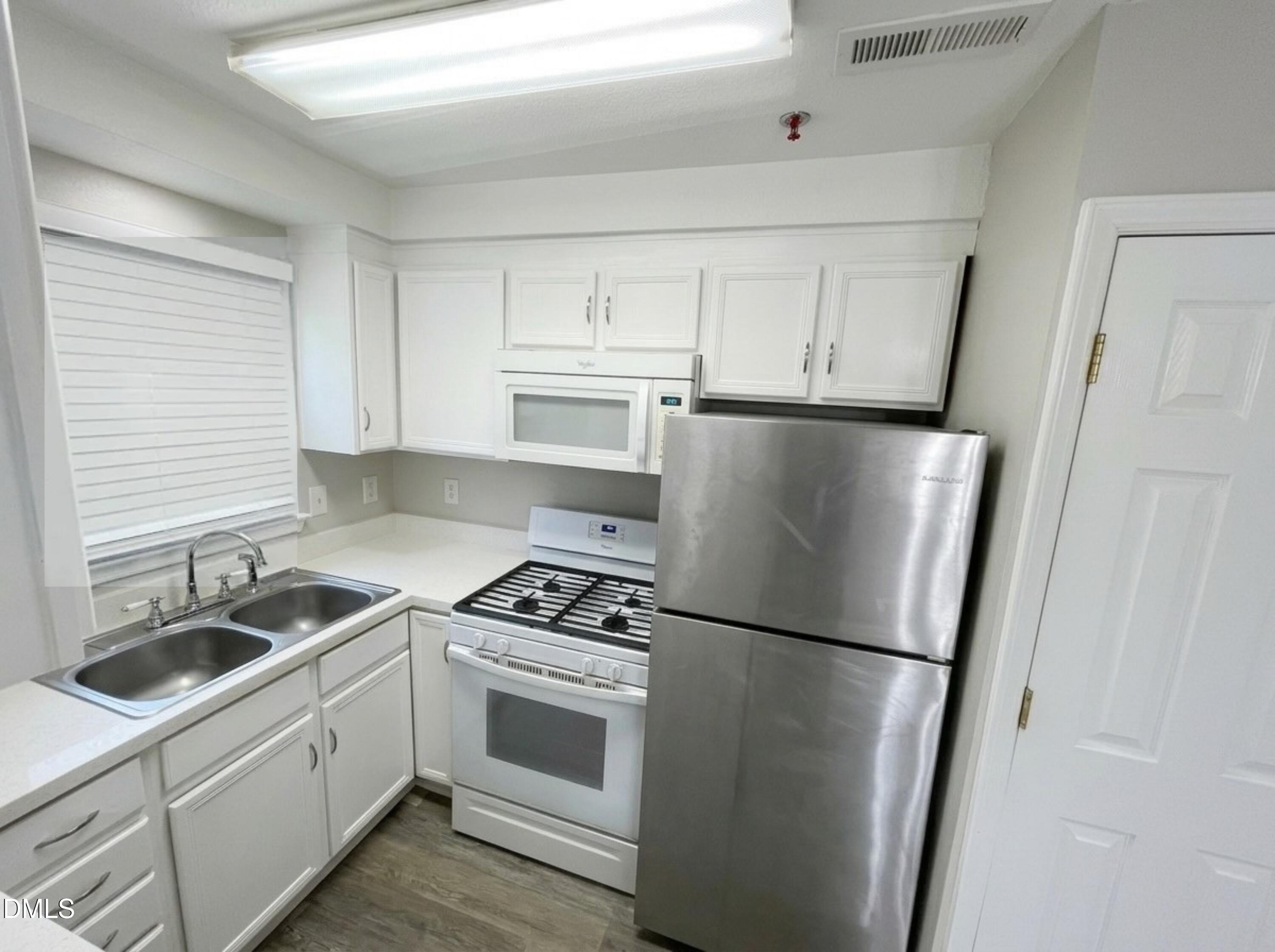 4703 Blue Bird Court F Property Photo 14