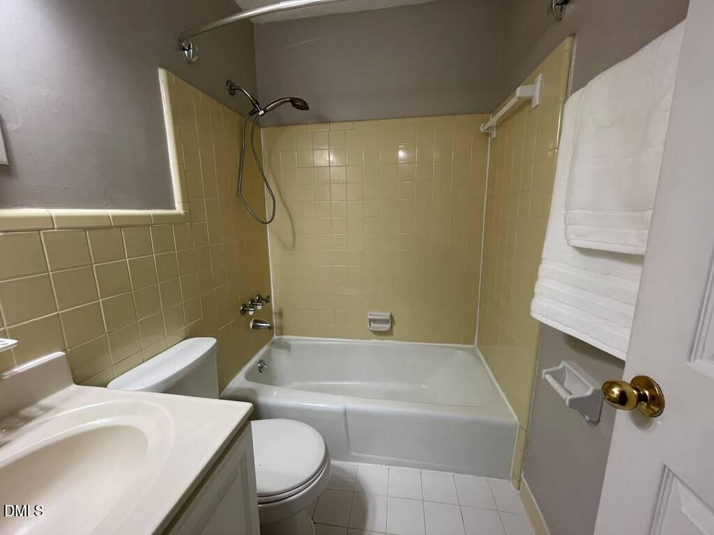 4703 Blue Bird Court F Property Photo 43