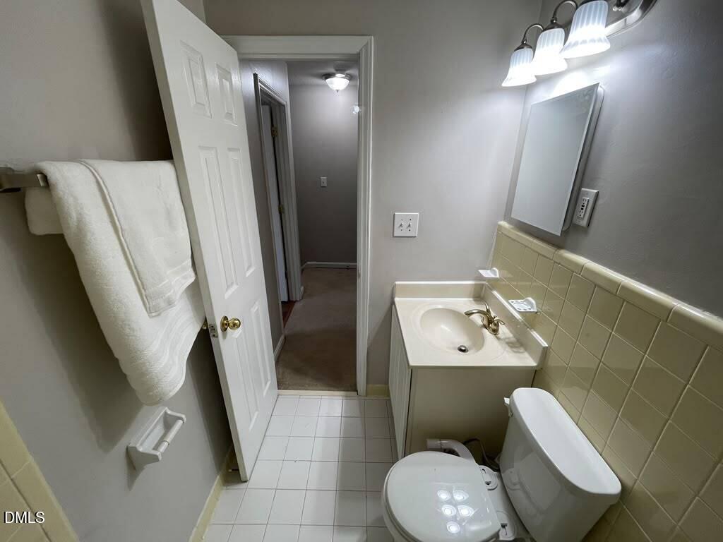4703 Blue Bird Court F Property Photo 44