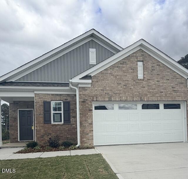 207 Tar Banks Drive Property Photo 1