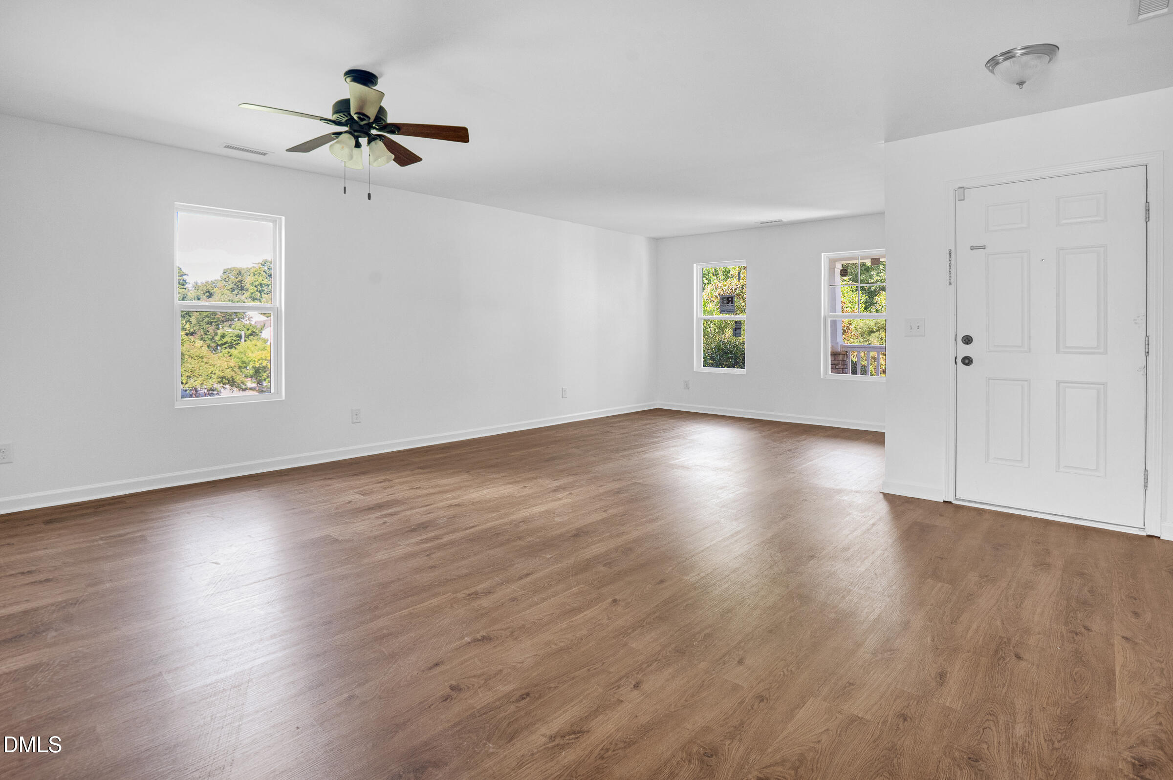 3723 Charleston Park Drive Property Photo 4