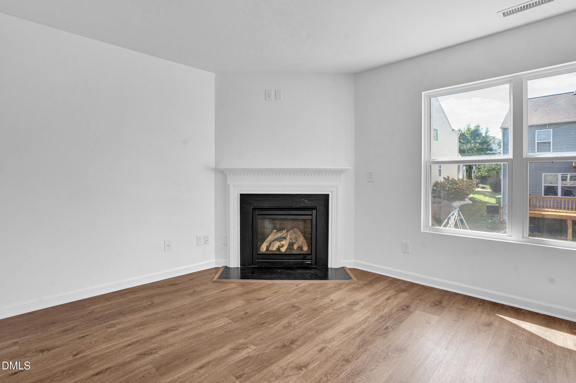 3723 Charleston Park Drive Property Photo 8