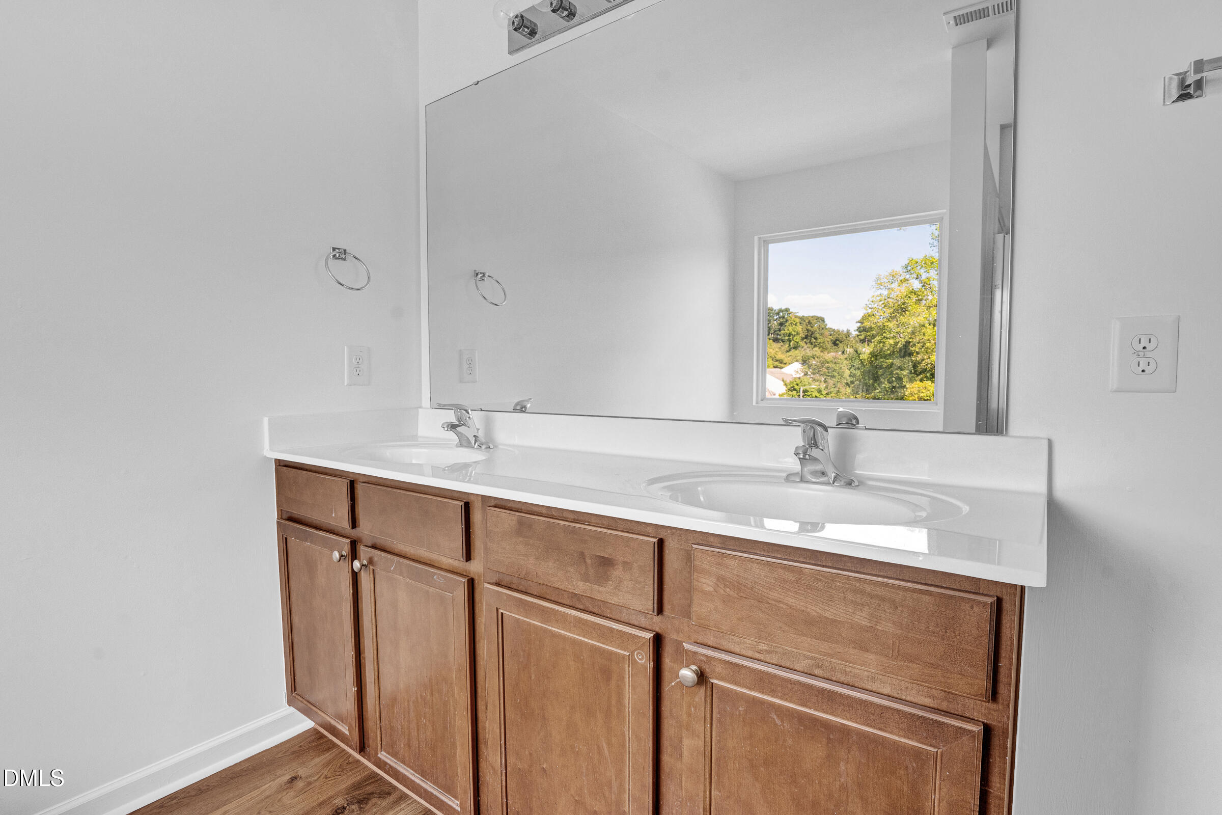 3723 Charleston Park Drive Property Photo 28