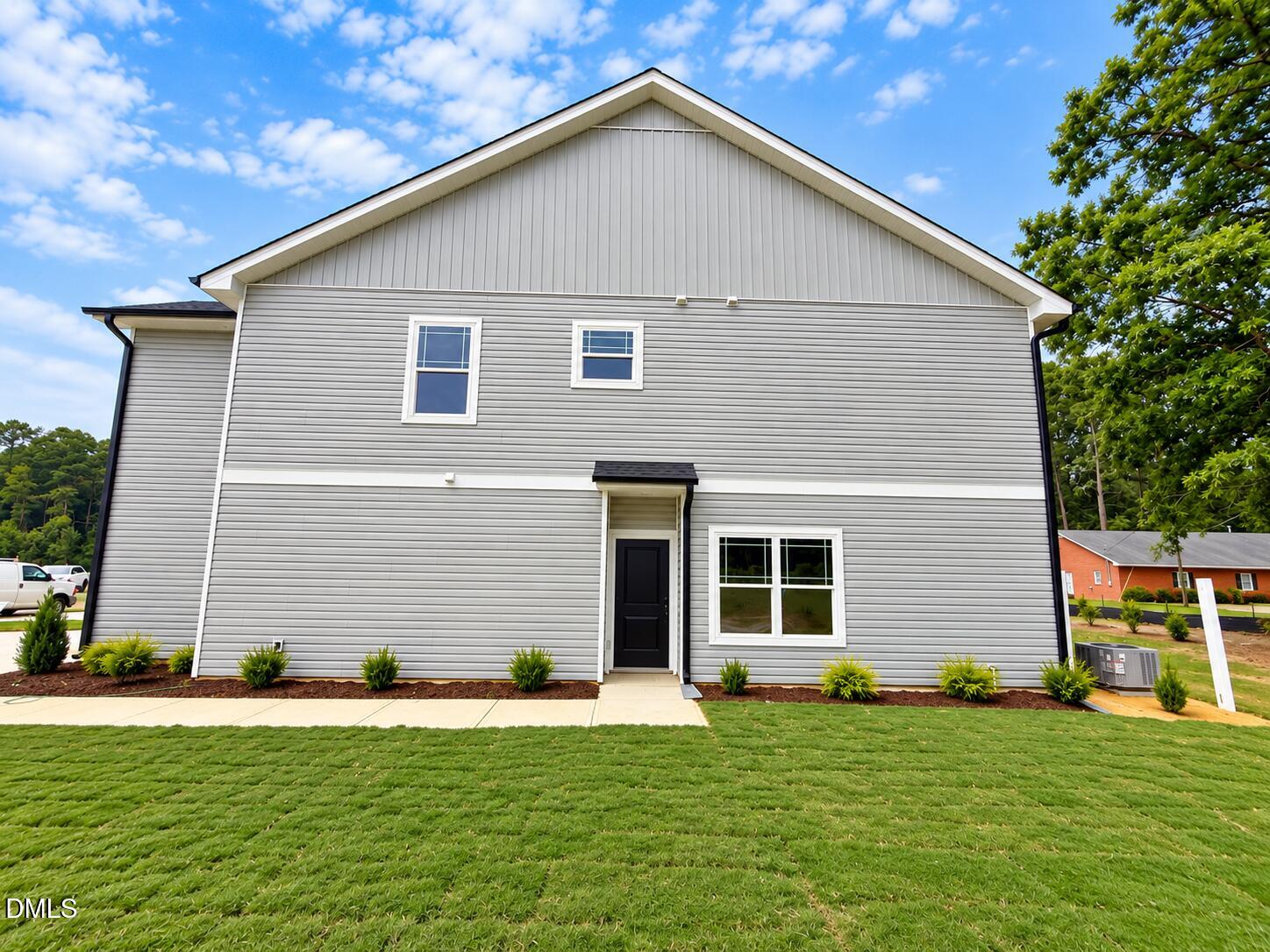 2010 Tharrington Way Property Photo 6