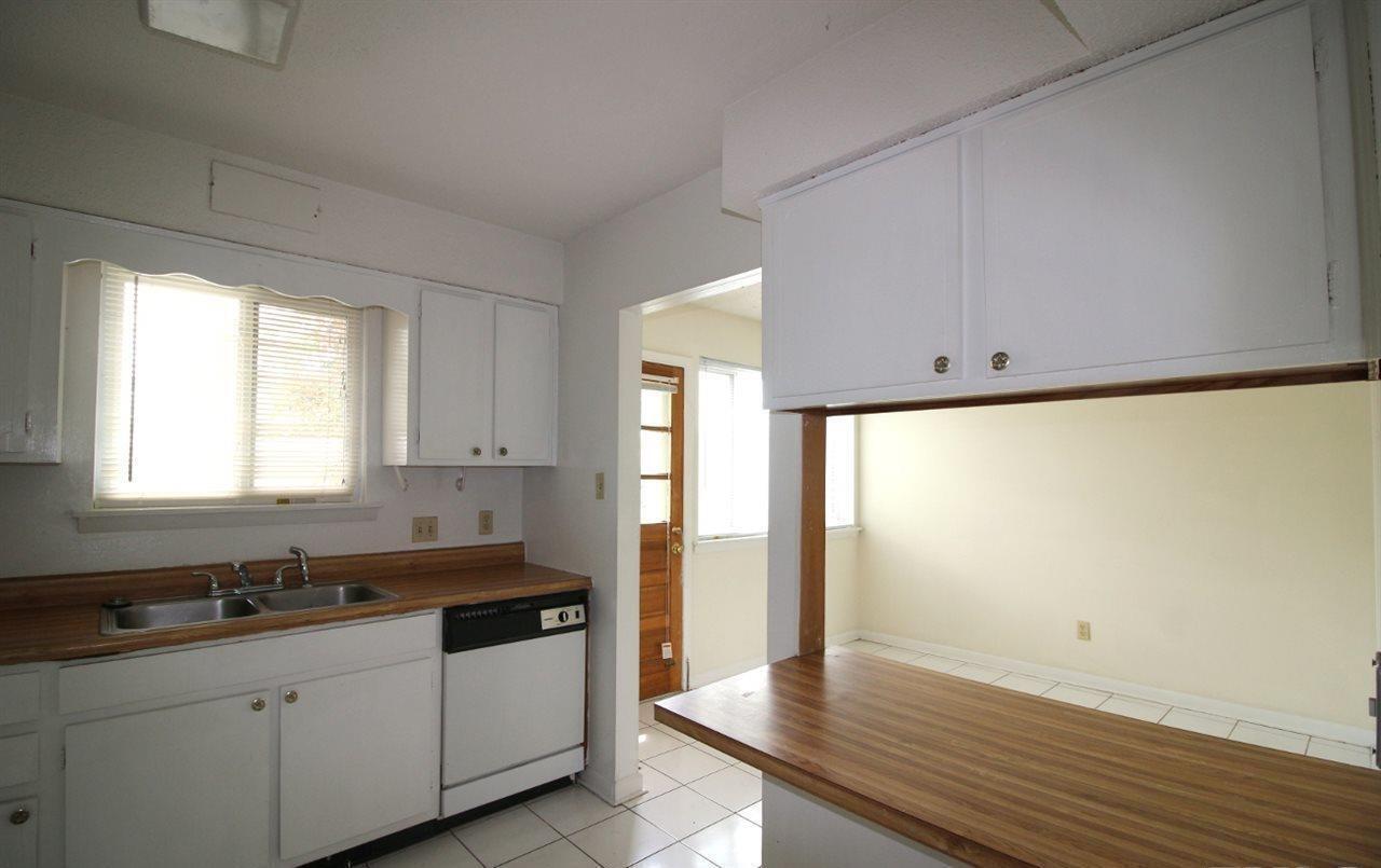 2333 Champion Court Property Photo 3