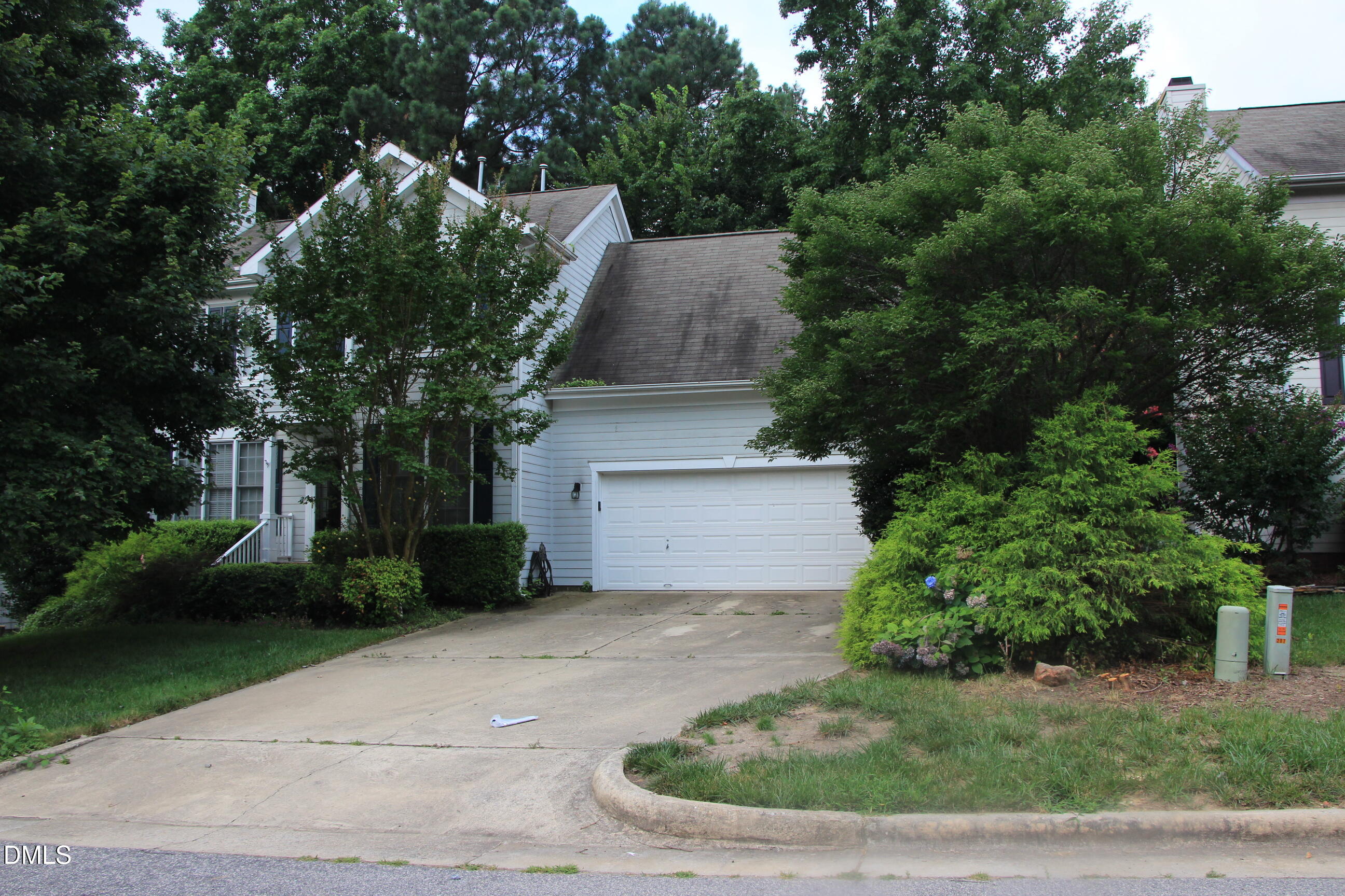 207 Cove Creek Drive Property Photo 2