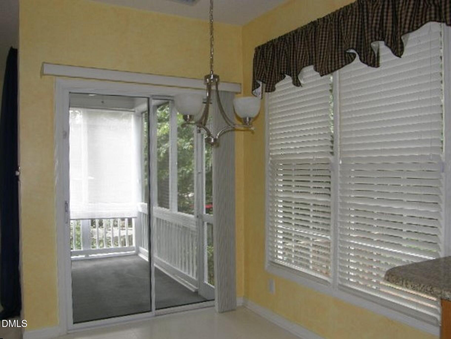 207 Cove Creek Drive Property Photo 10