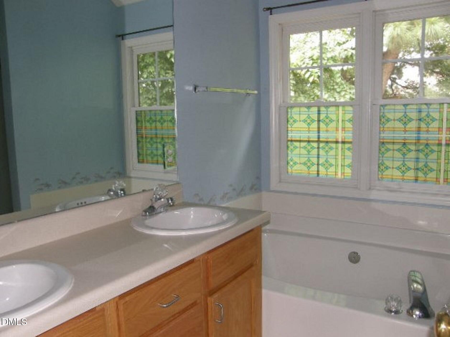 207 Cove Creek Drive Property Photo 12