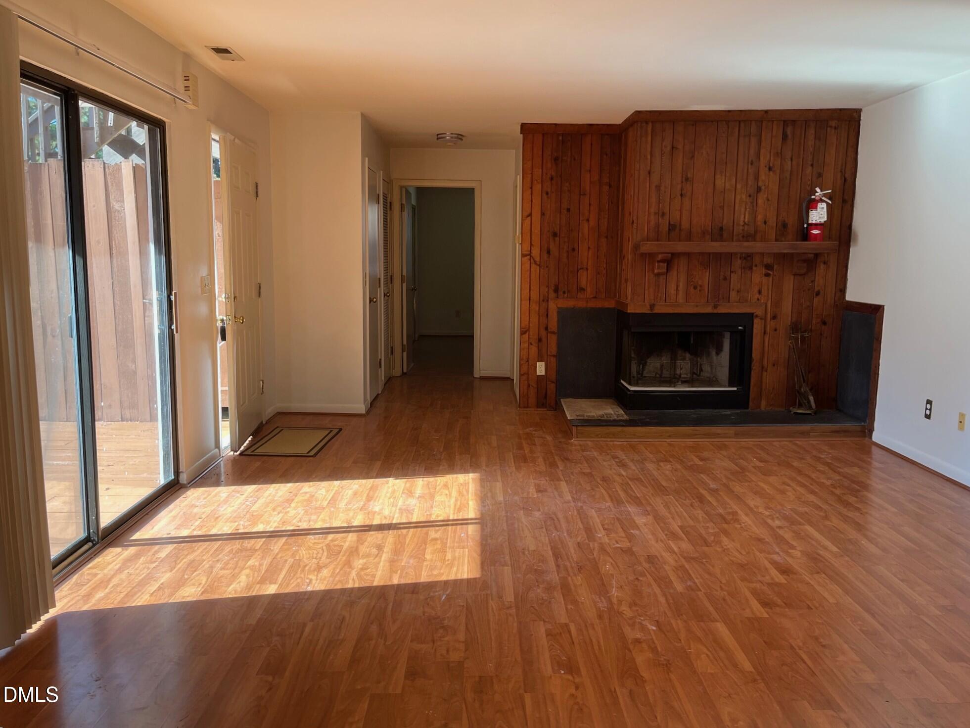 340 Summerwalk Circle Property Photo 4