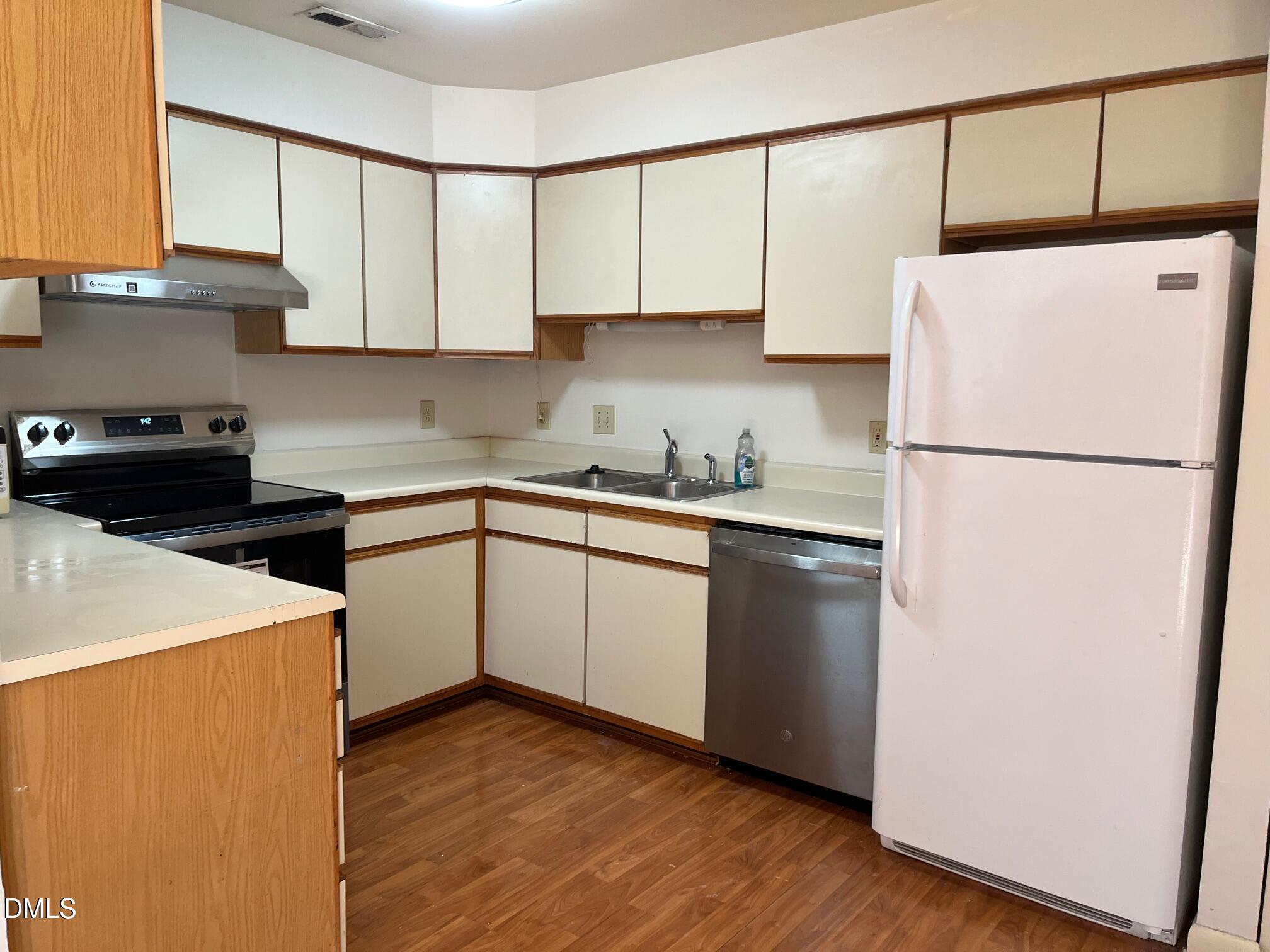 340 Summerwalk Circle Property Photo 7