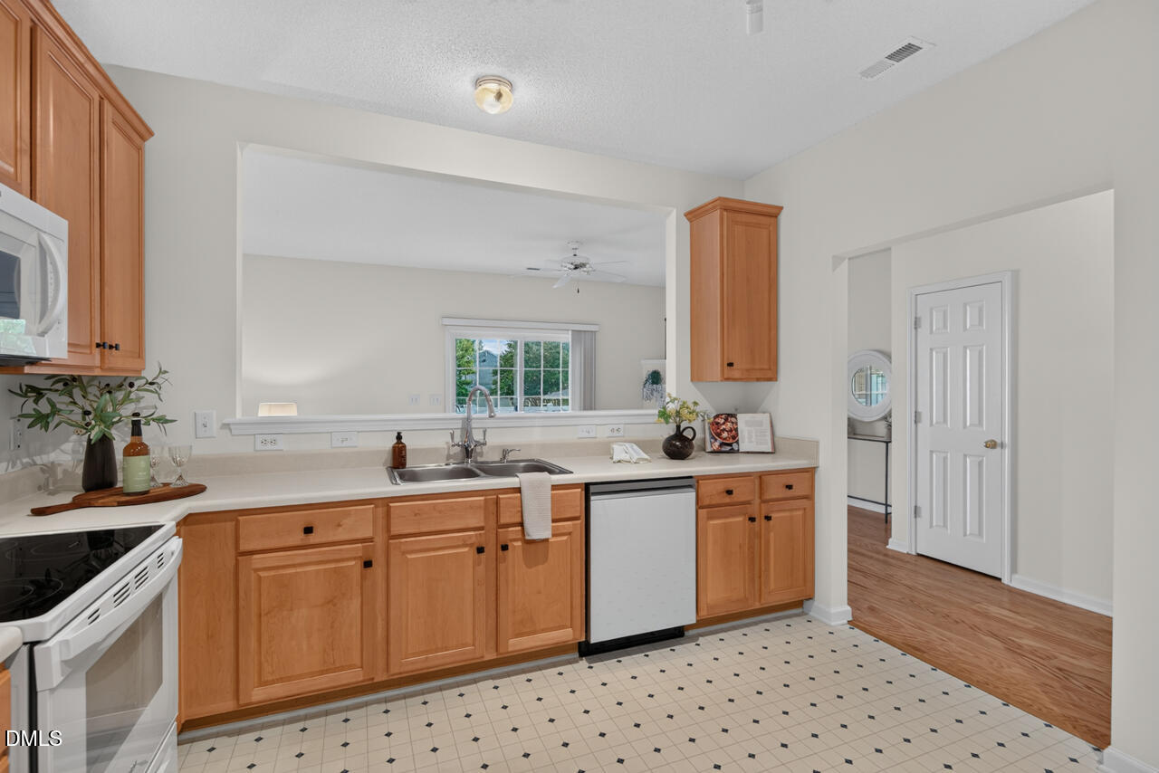 503 Auburn Square Drive Property Photo 14
