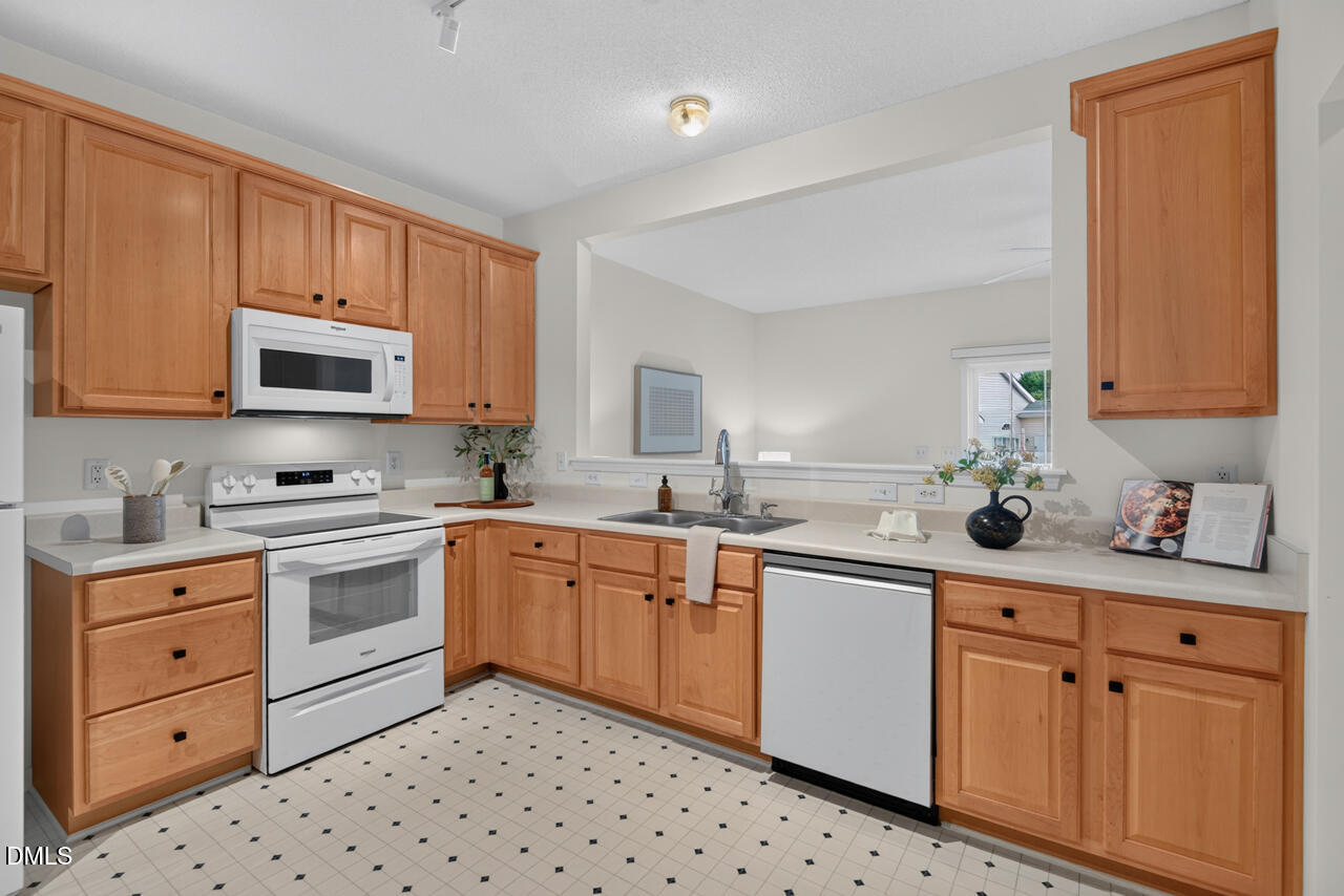 503 Auburn Square Drive Property Photo 15