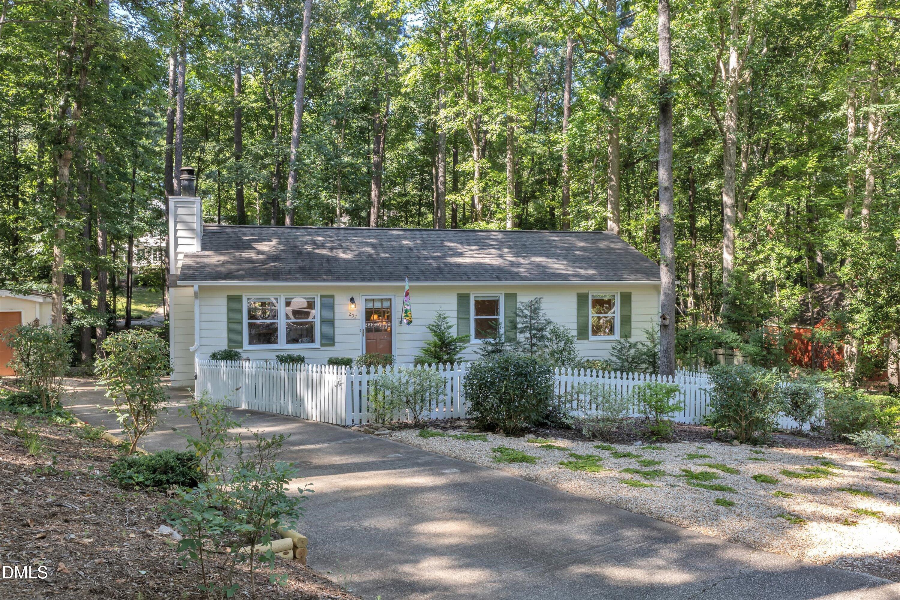 207 Honeysuckle Lane Property Photo 1