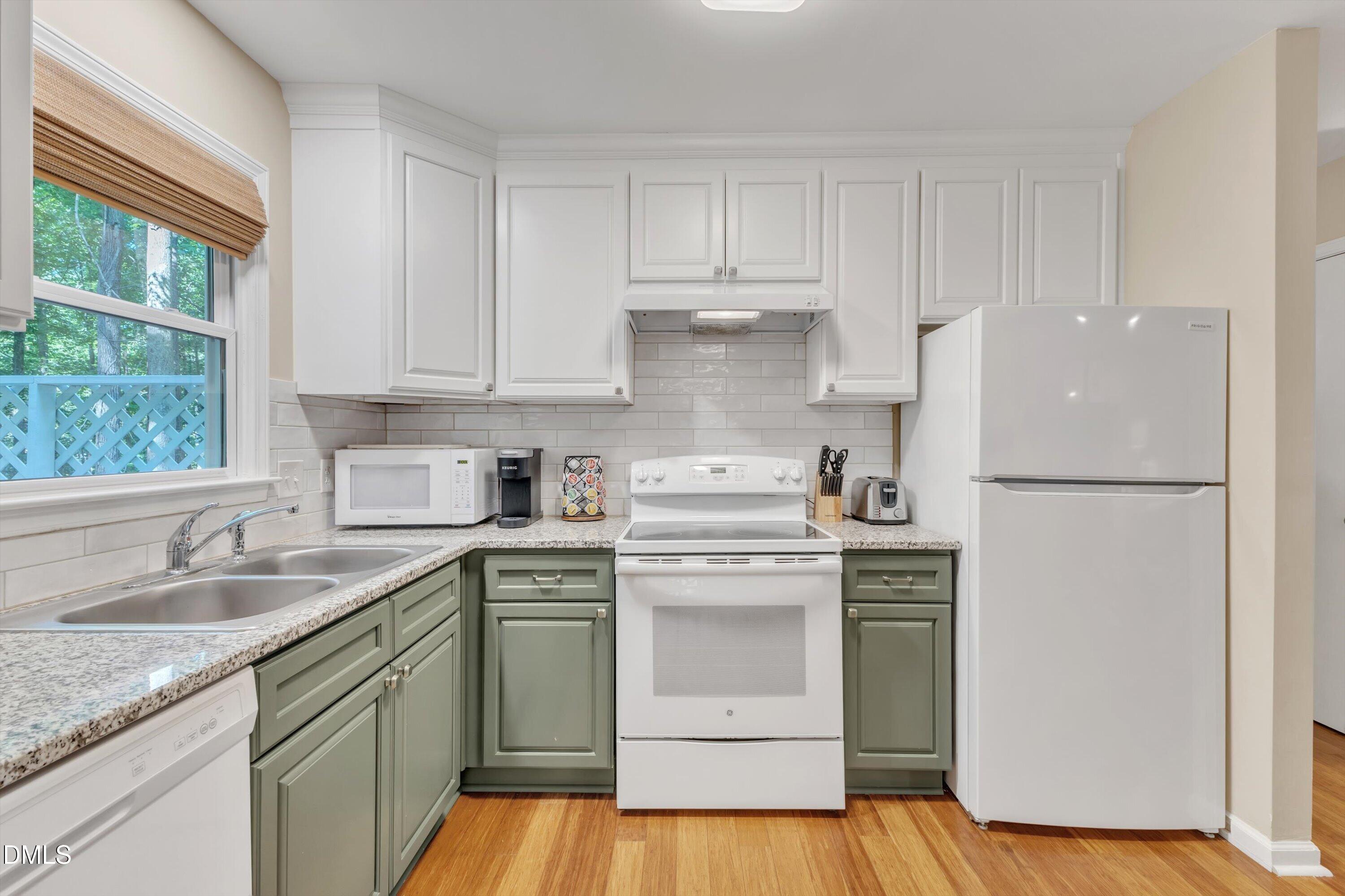 207 Honeysuckle Lane Property Photo 6