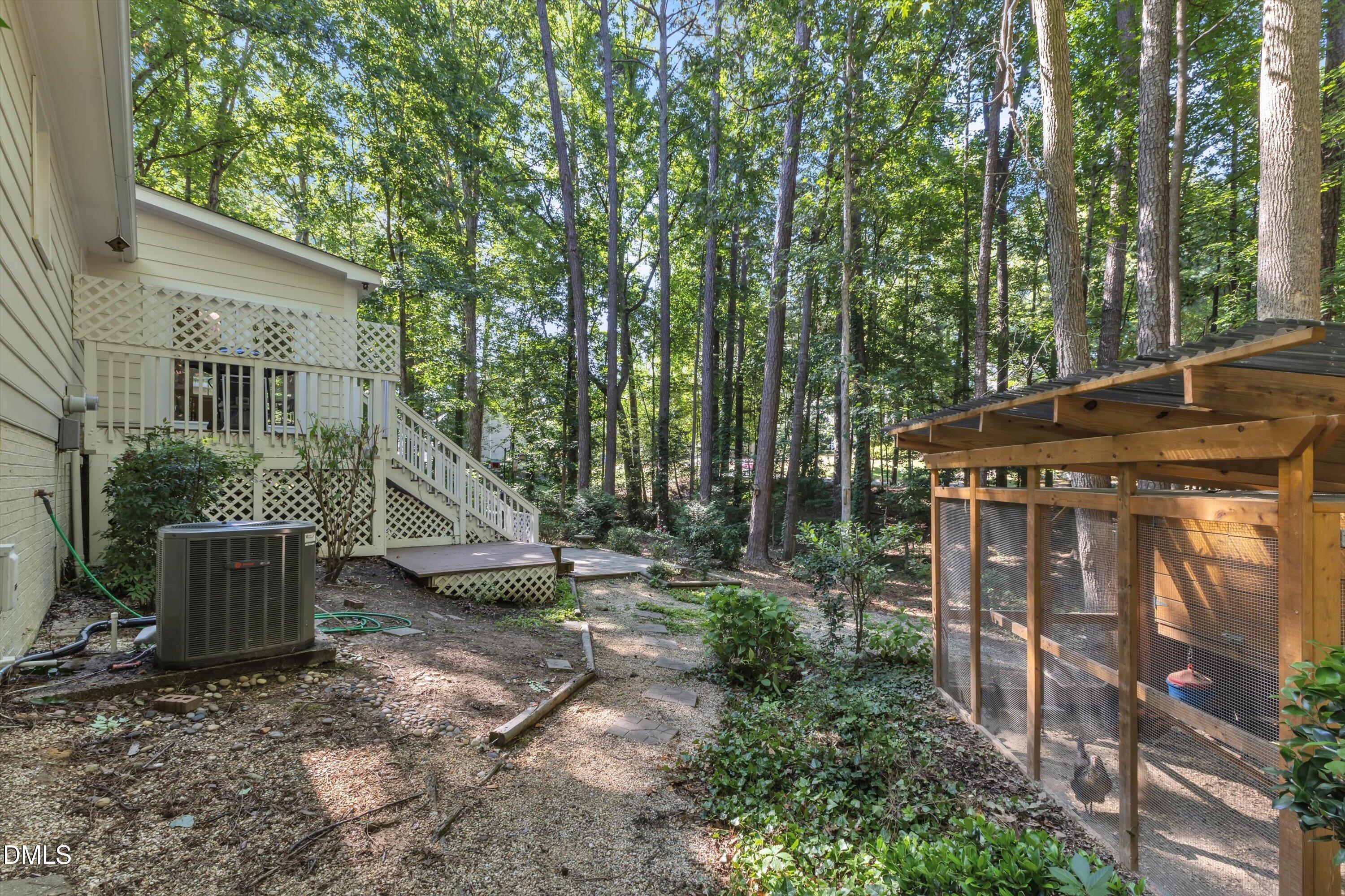 207 Honeysuckle Lane Property Photo 14