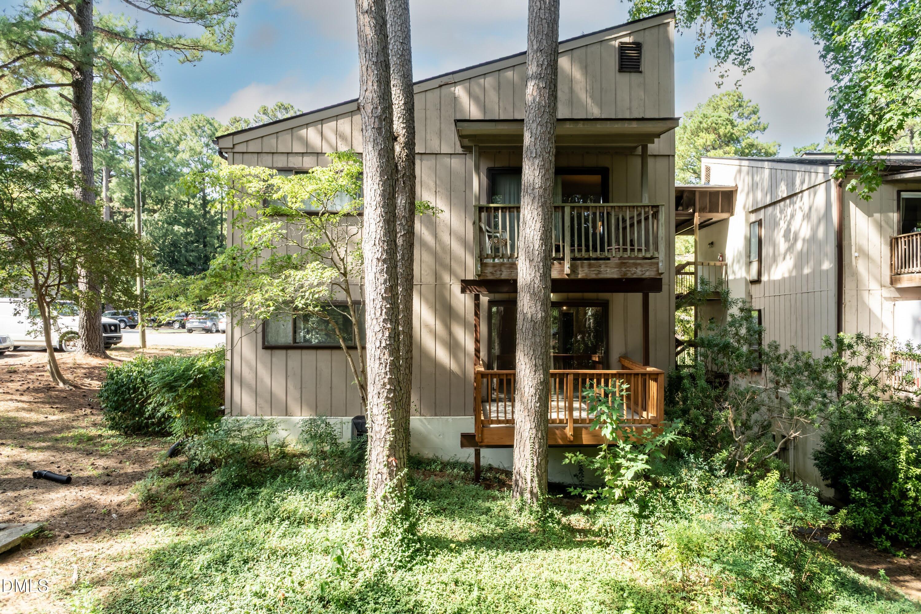 647 Pine Ridge Place Property Photo 4