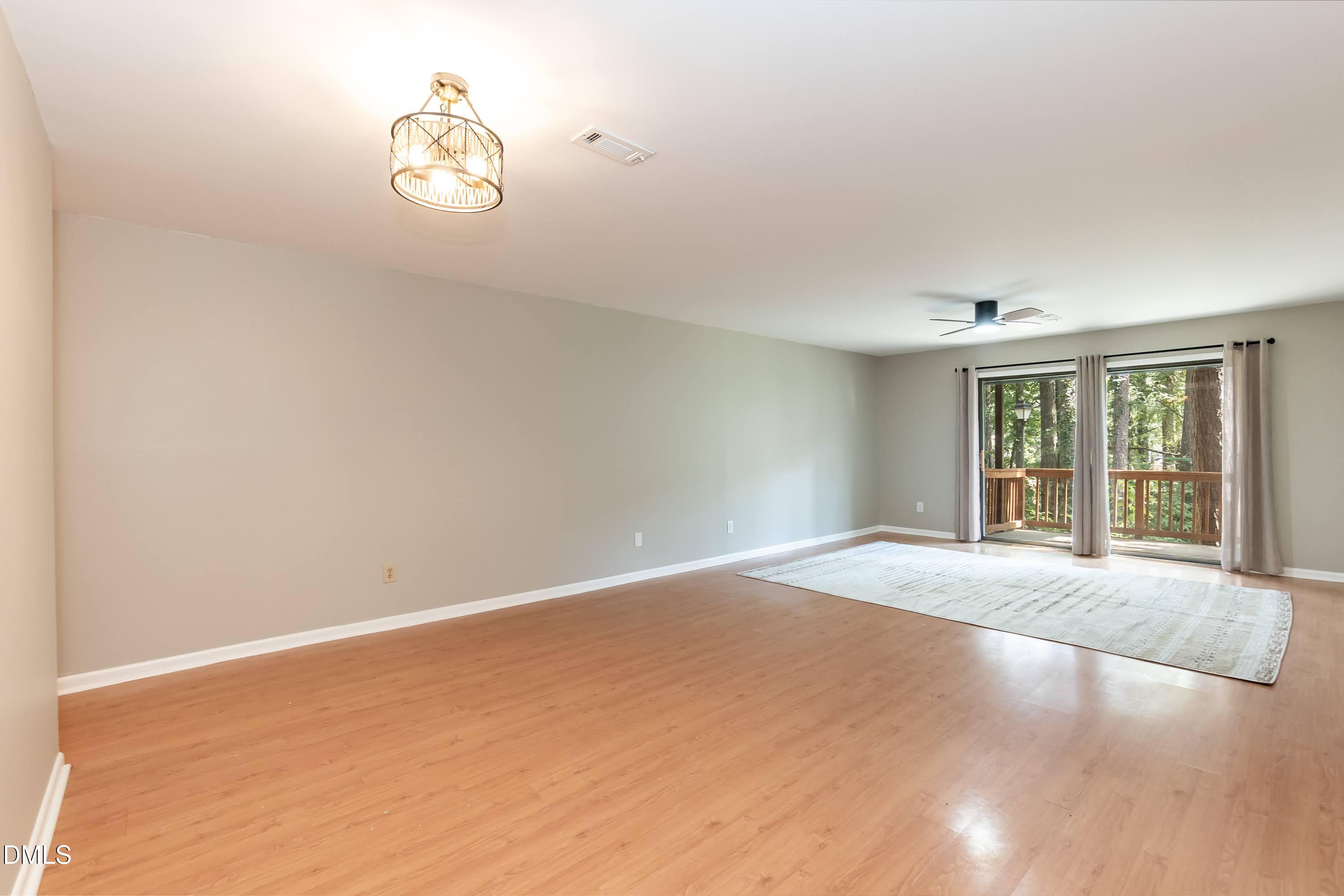 647 Pine Ridge Place Property Photo 12