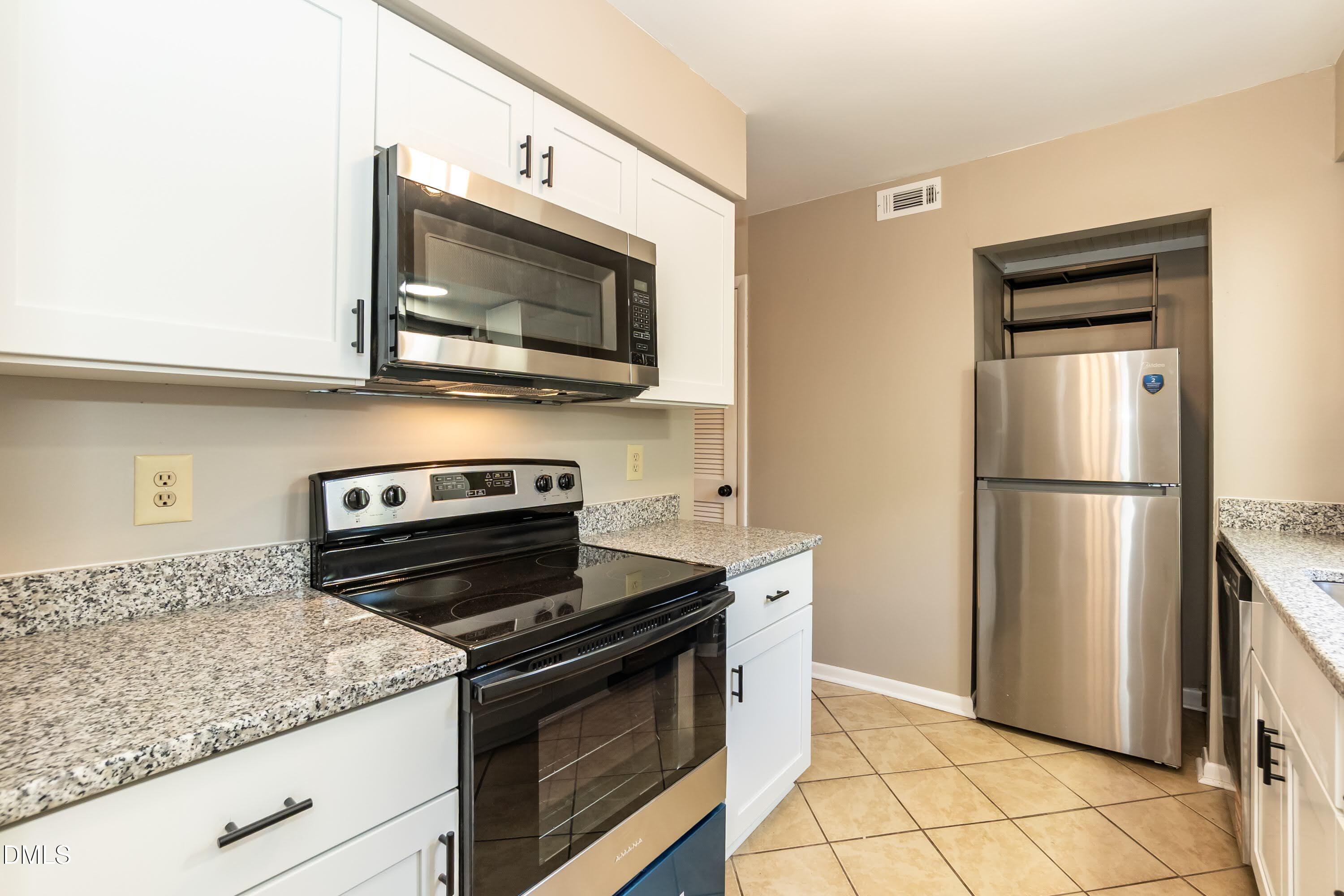 647 Pine Ridge Place Property Photo 16