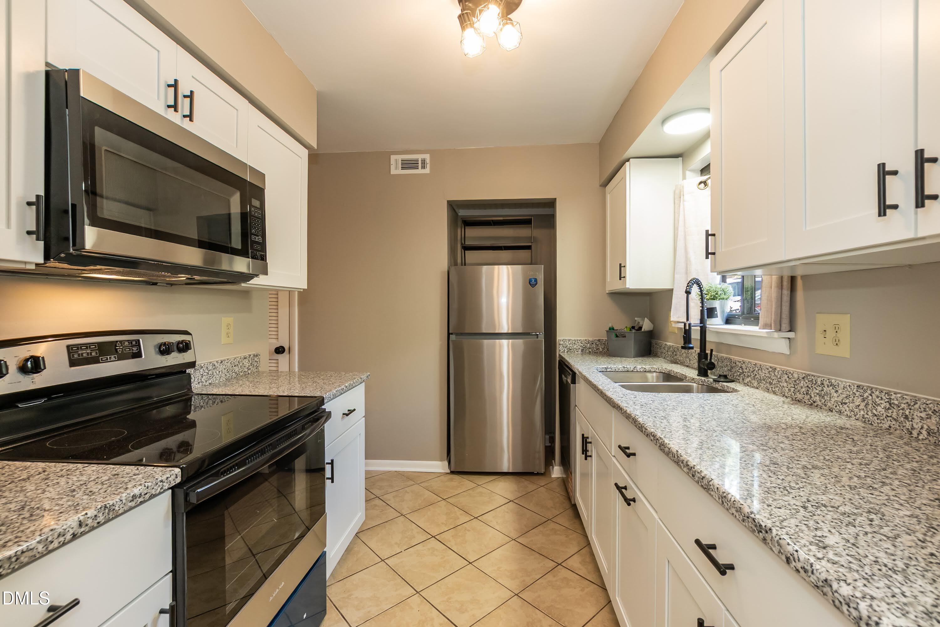 647 Pine Ridge Place Property Photo 17