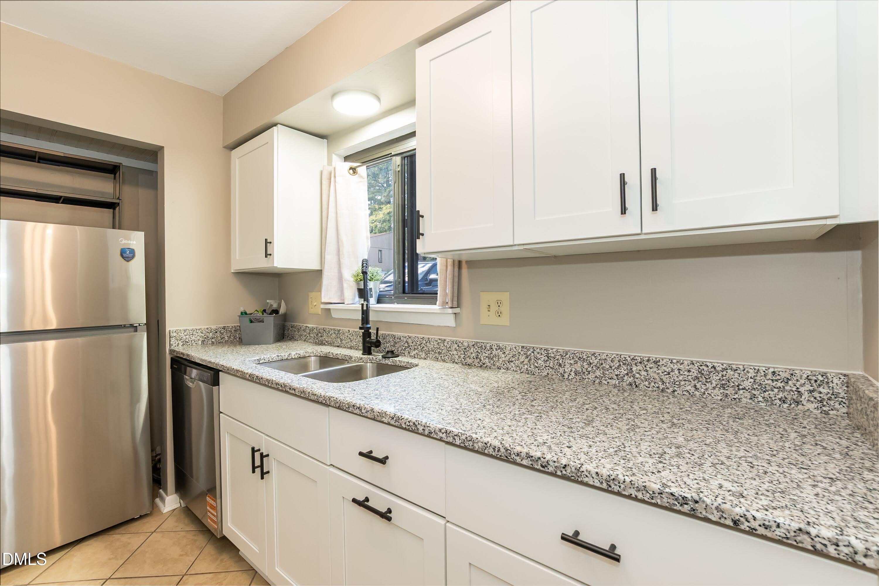 647 Pine Ridge Place Property Photo 18