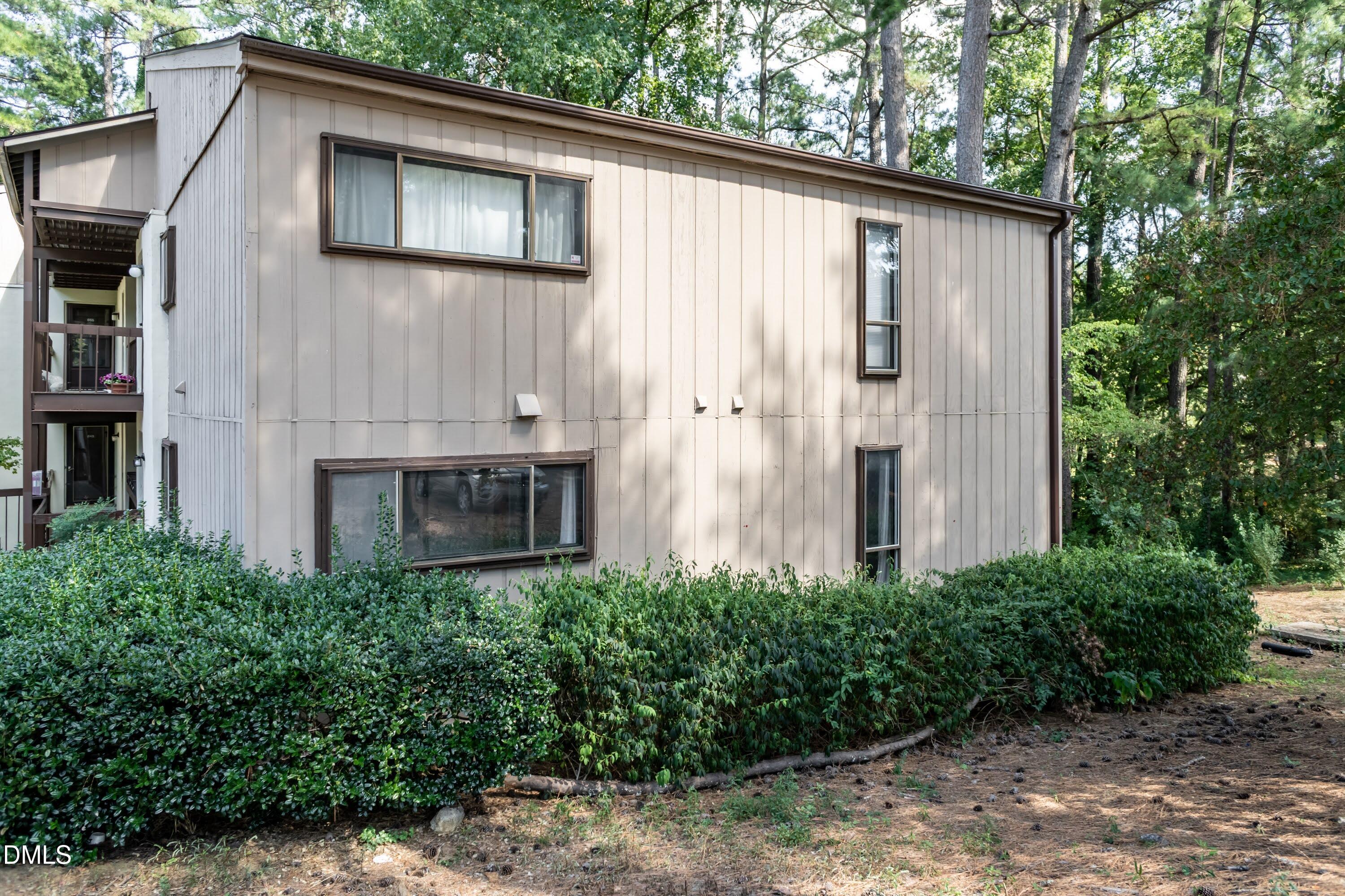 647 Pine Ridge Place Property Photo 24