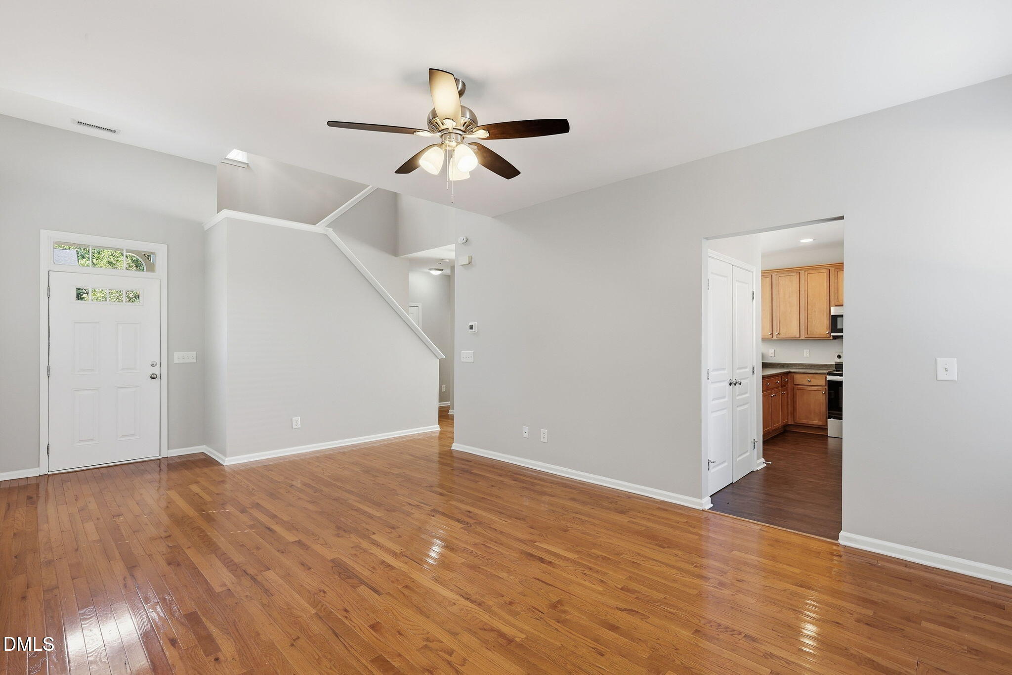 1912 Pear Tree Lane Property Photo 4
