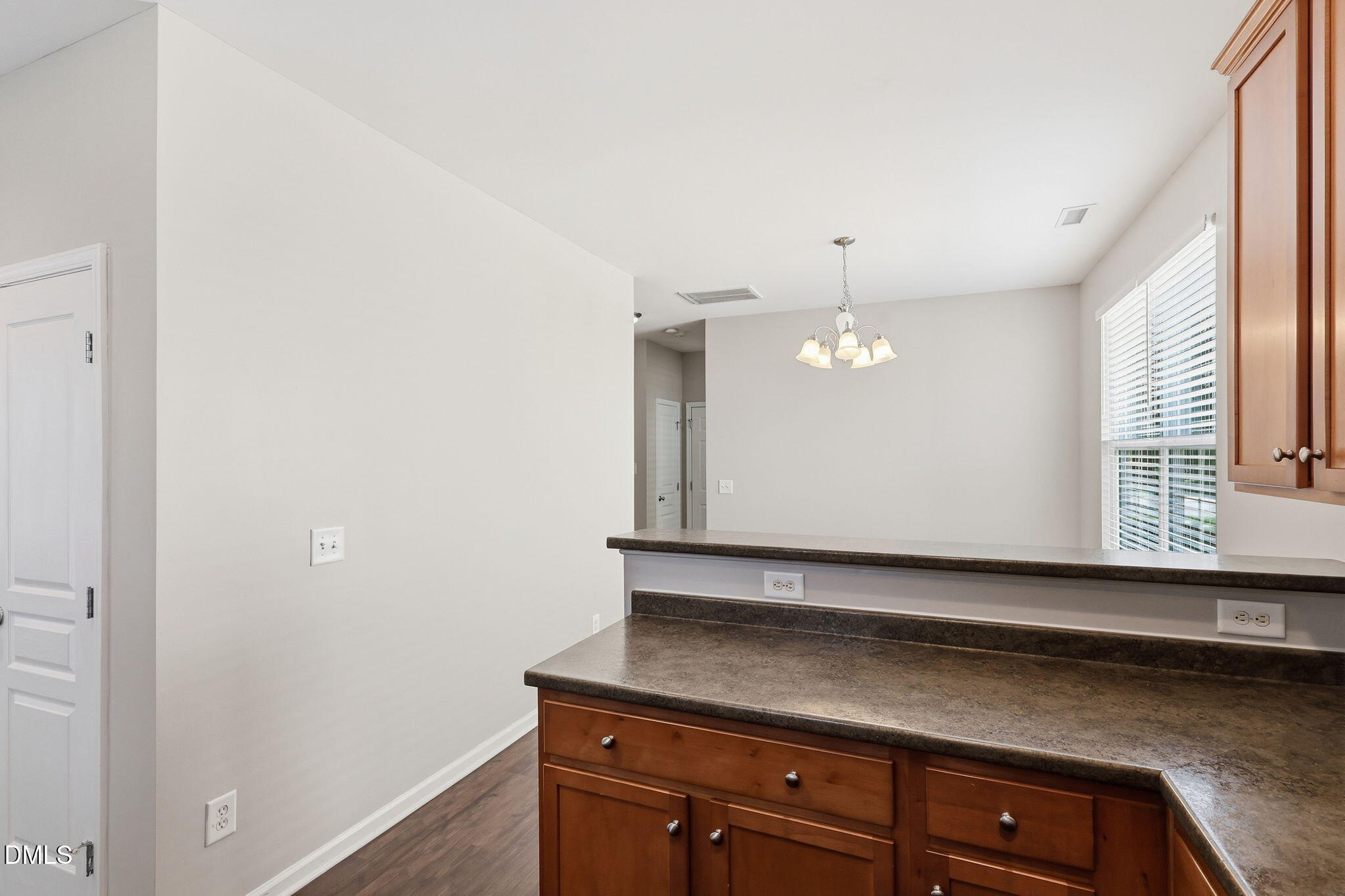 1912 Pear Tree Lane Property Photo 6