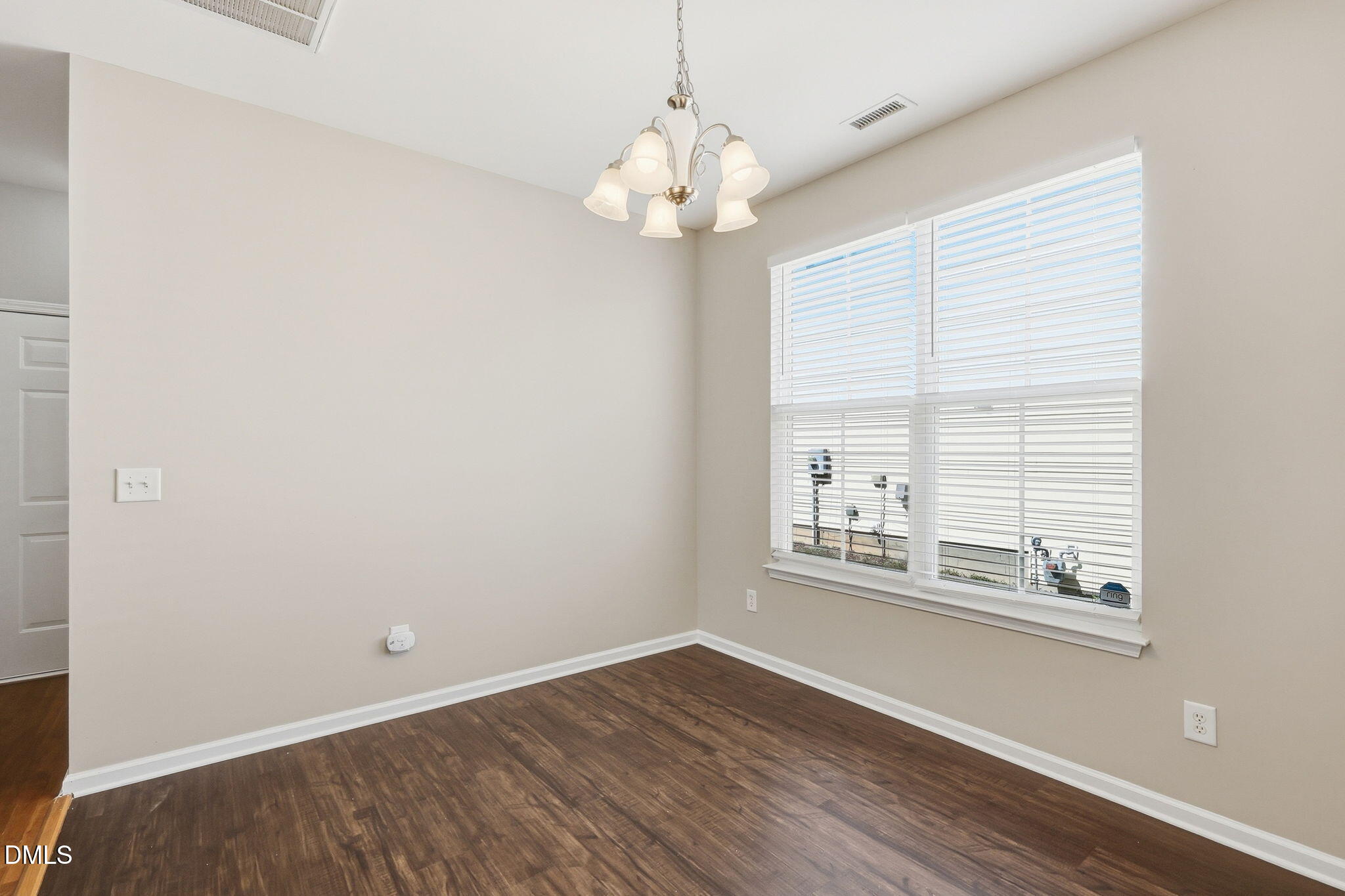 1912 Pear Tree Lane Property Photo 10