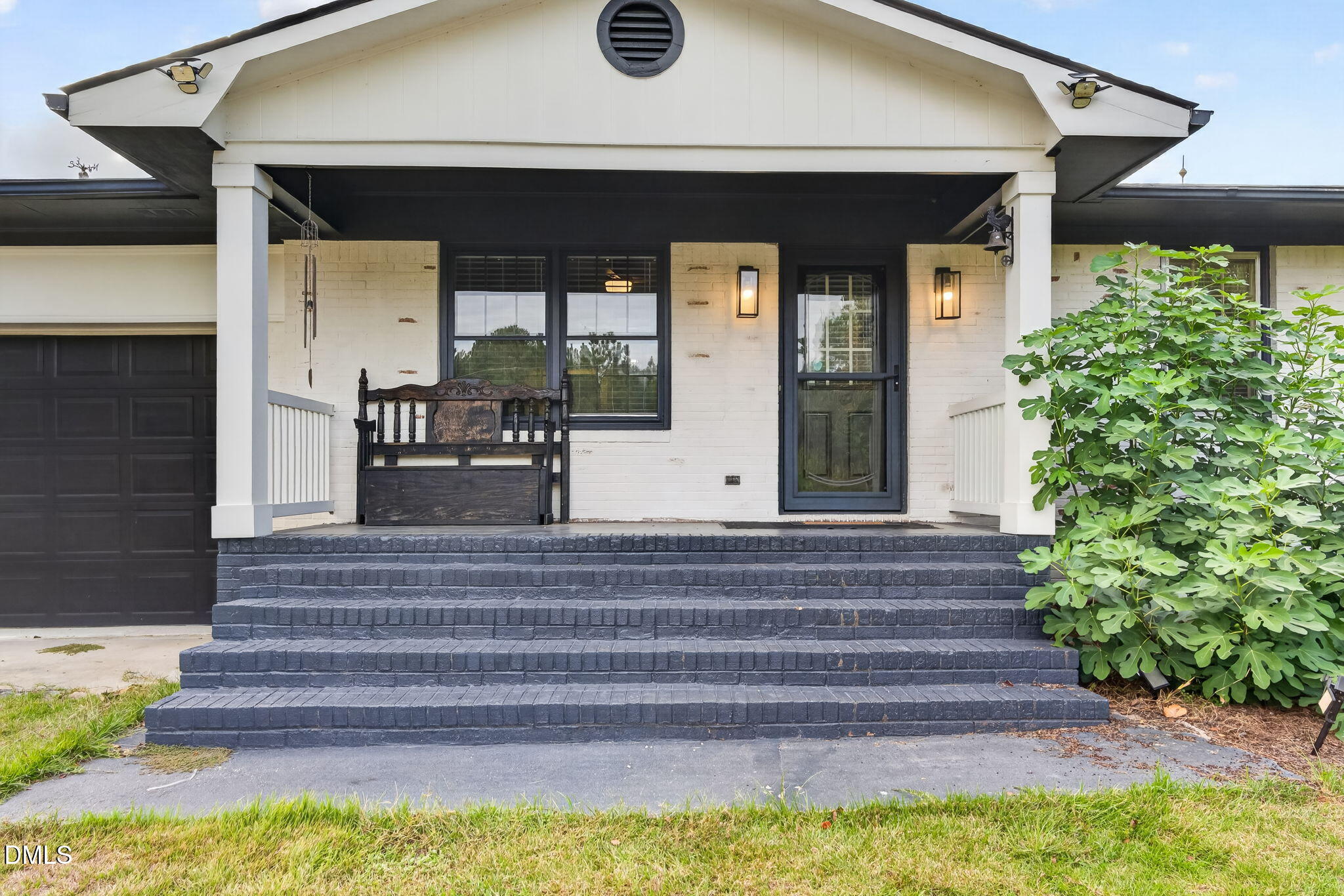 209 Chic Ennis Road Property Photo 5