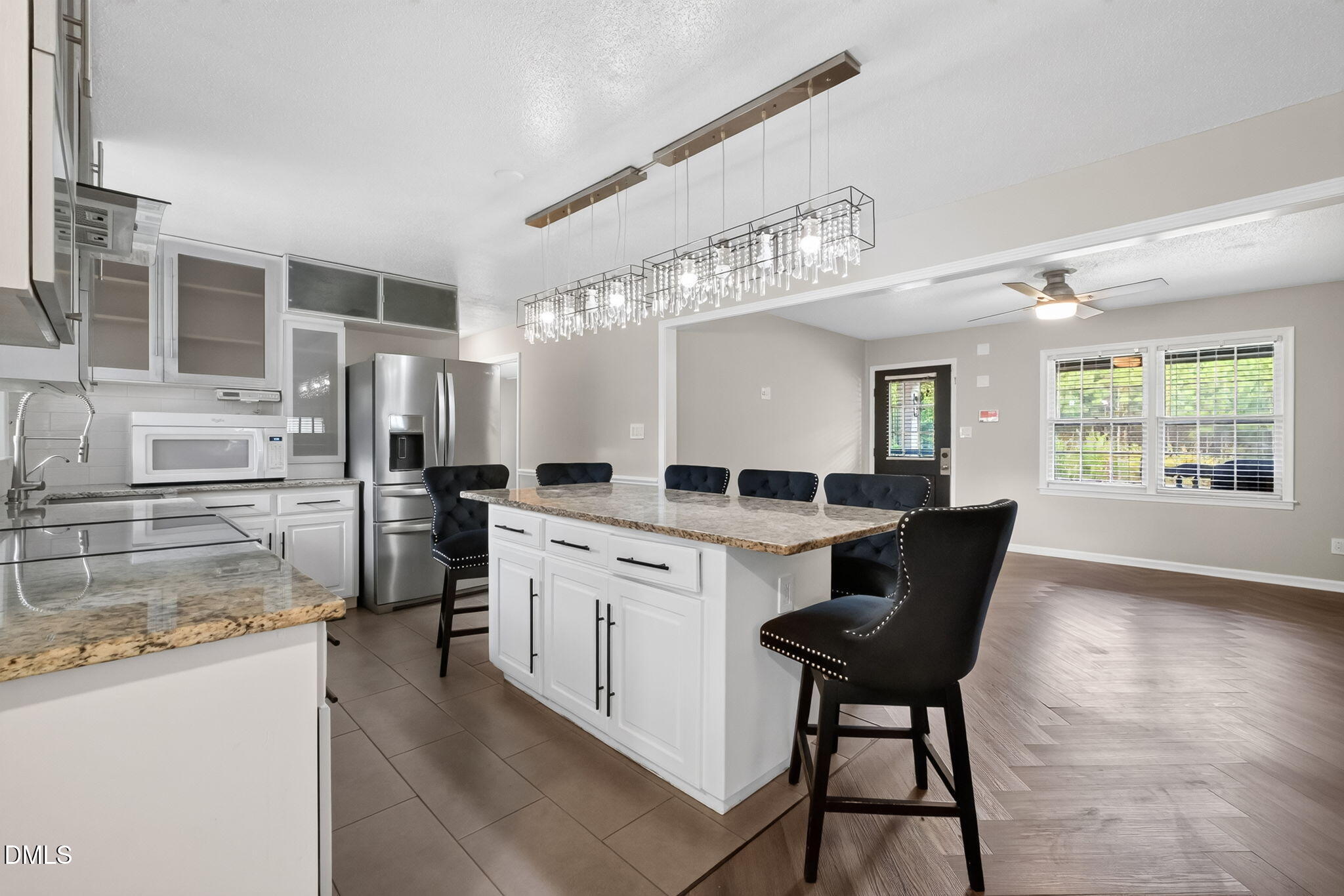 209 Chic Ennis Road Property Photo 12