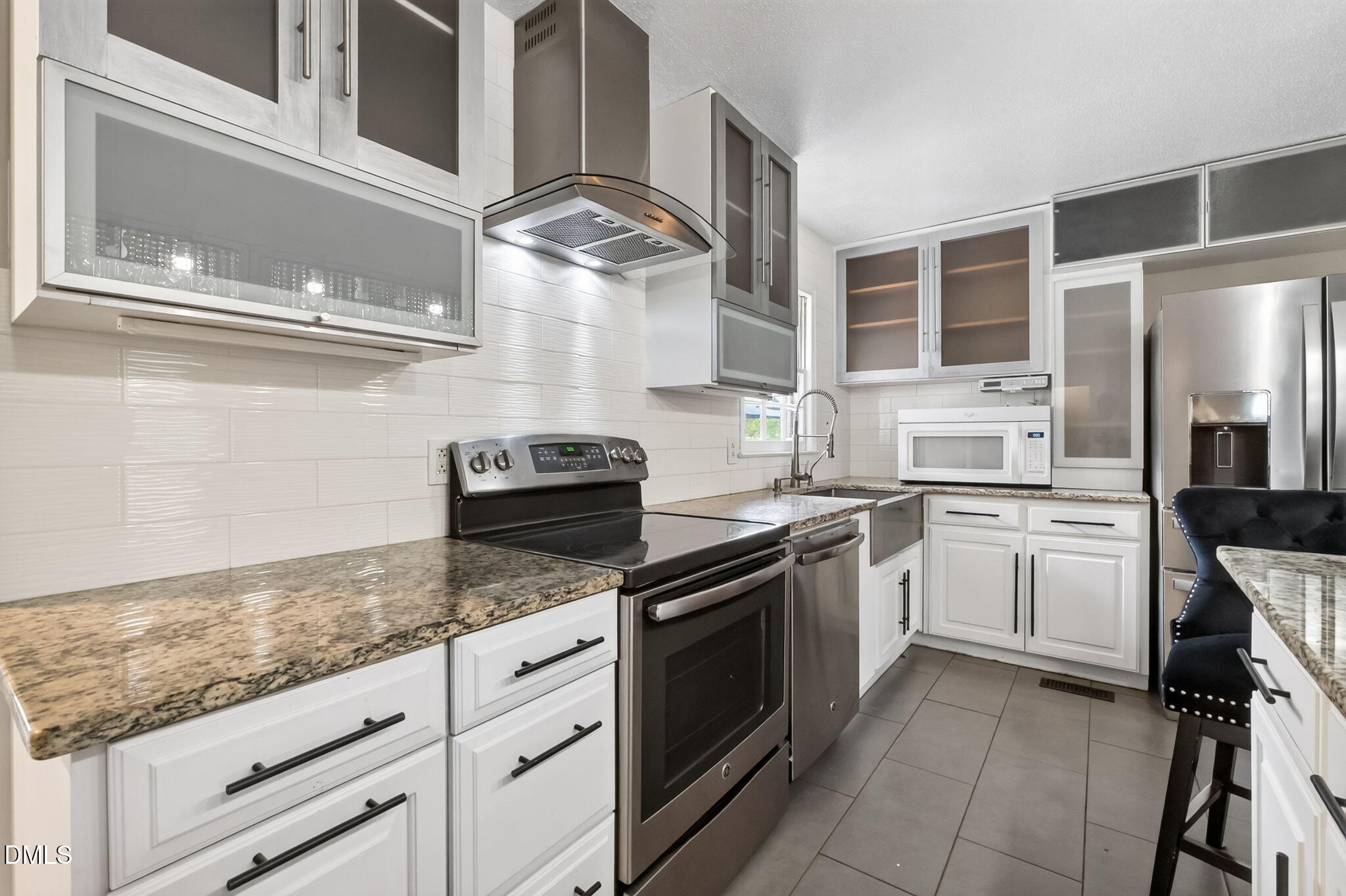 209 Chic Ennis Road Property Photo 13