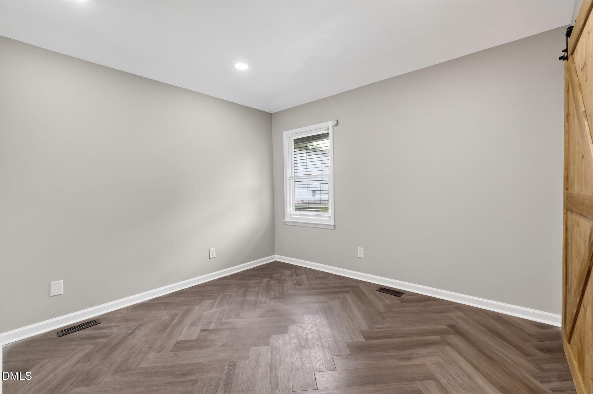 209 Chic Ennis Road Property Photo 20