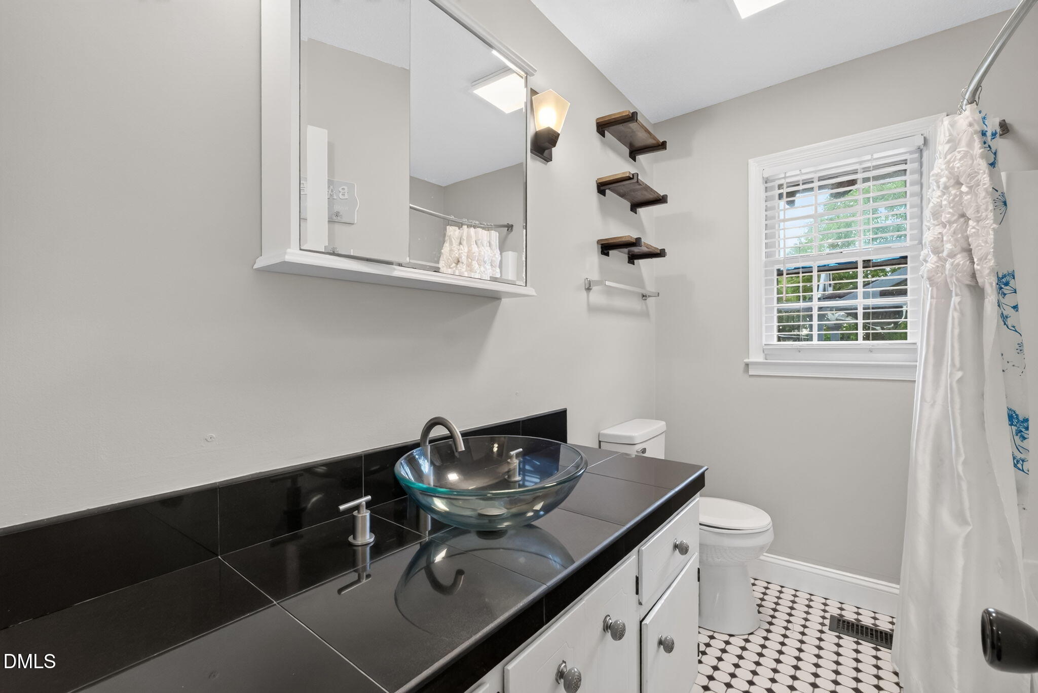 209 Chic Ennis Road Property Photo 23