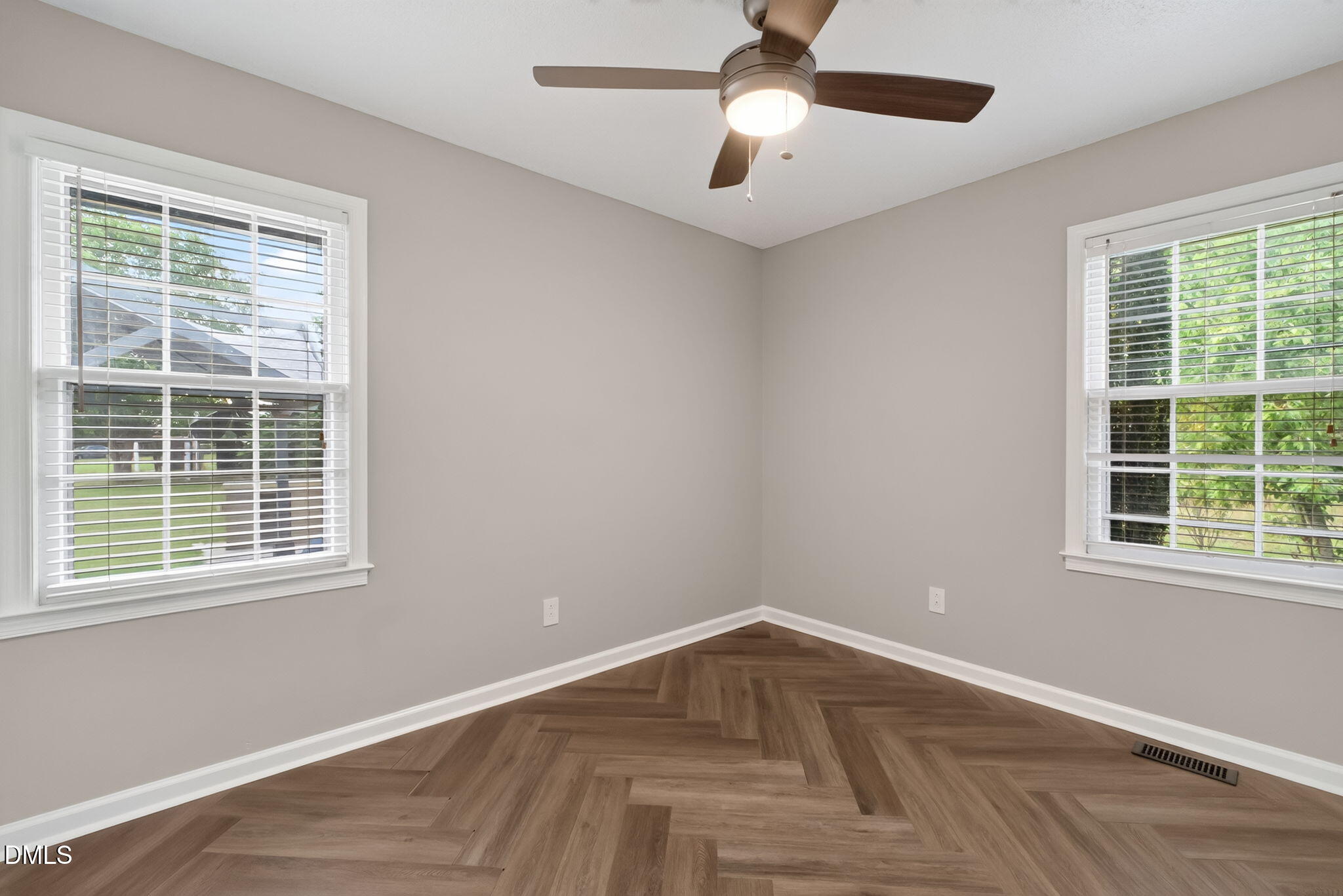 209 Chic Ennis Road Property Photo 25