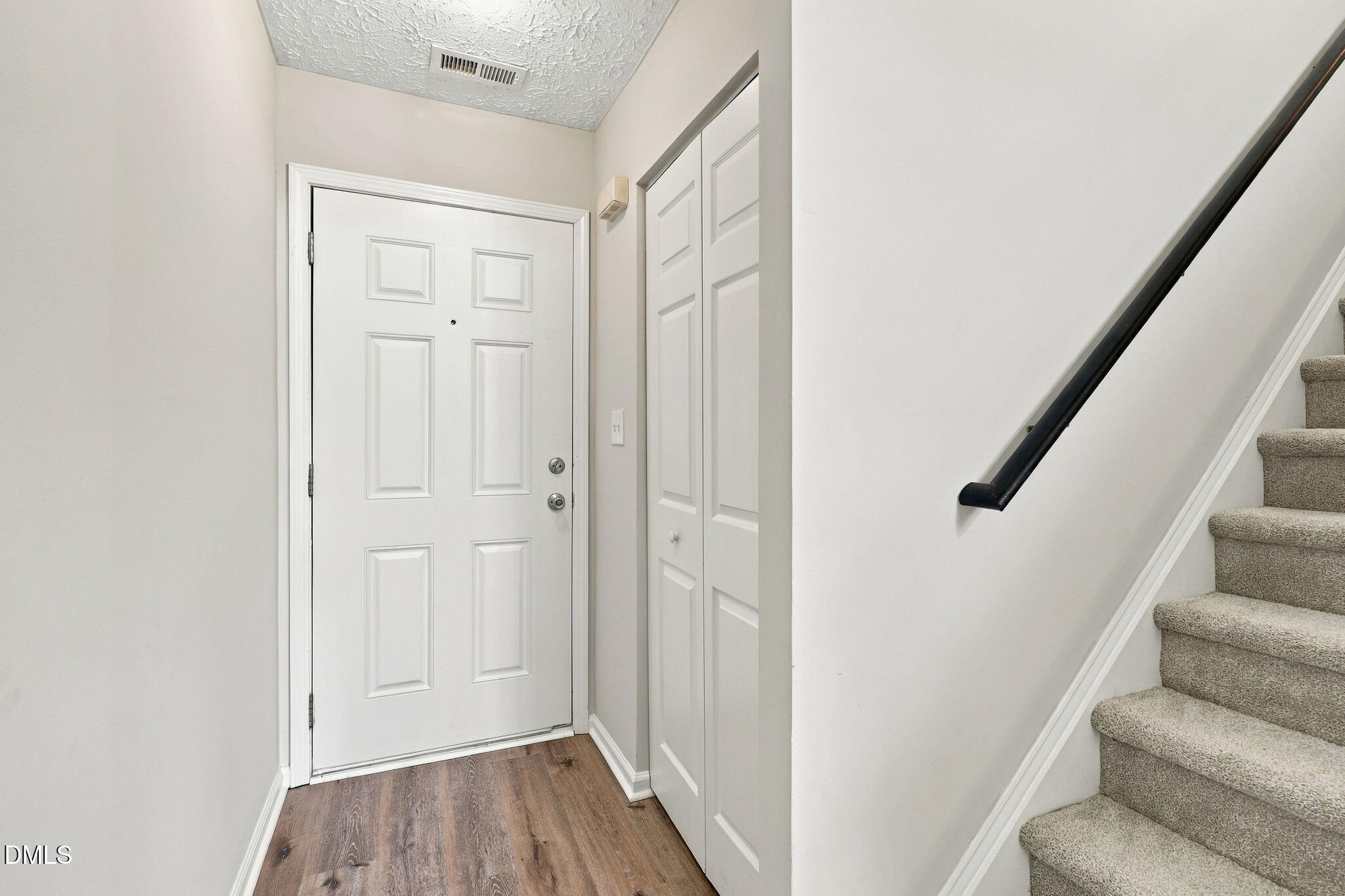 5313 Dilbagh Drive Property Photo 4