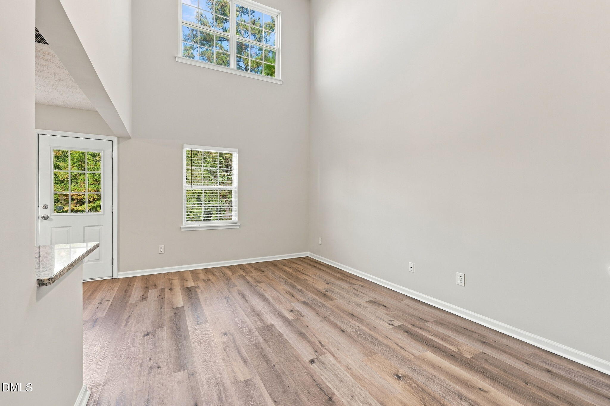 5313 Dilbagh Drive Property Photo 6