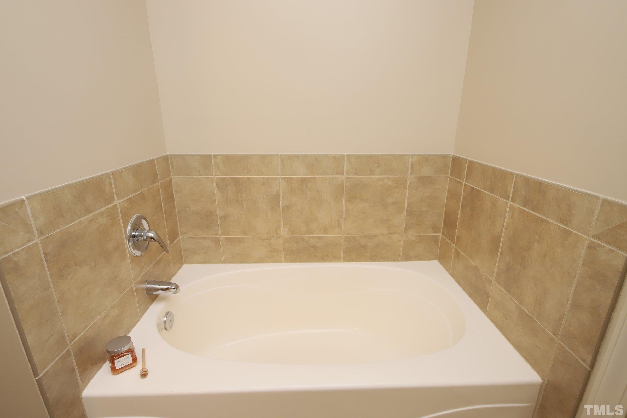 222 Glenwood Avenue 201 Property Photo 15