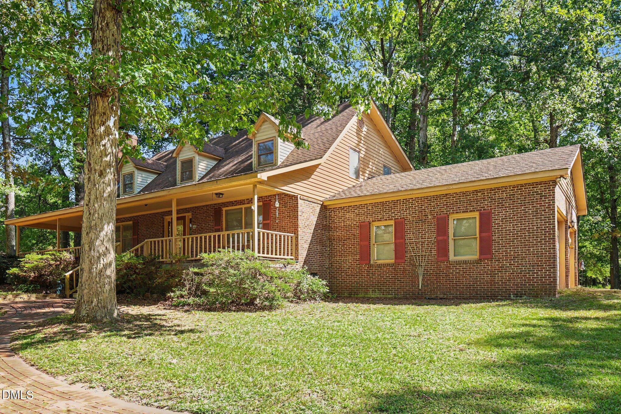 100 Dogwood Drive Property Photo 3