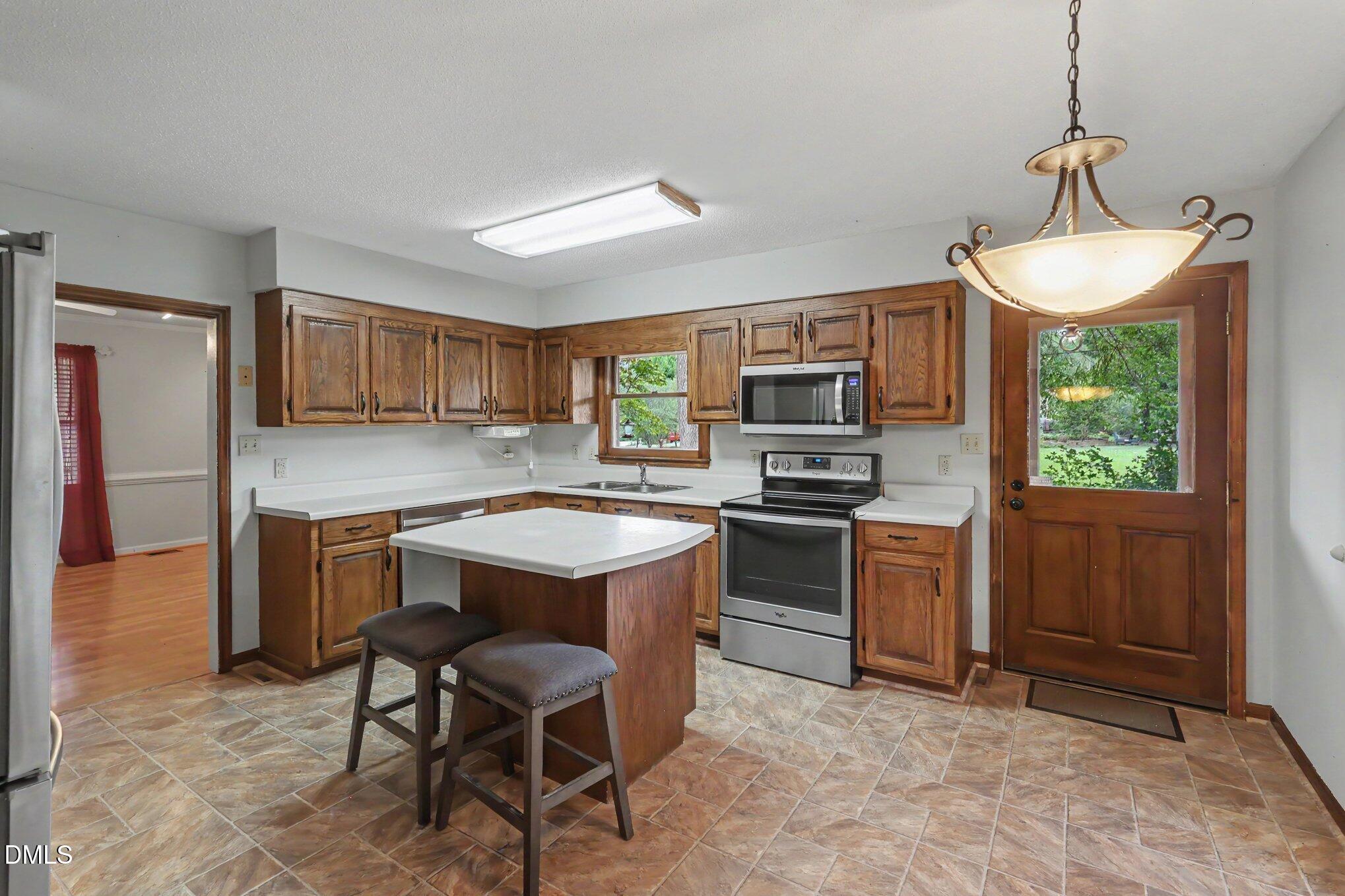100 Dogwood Drive Property Photo 10
