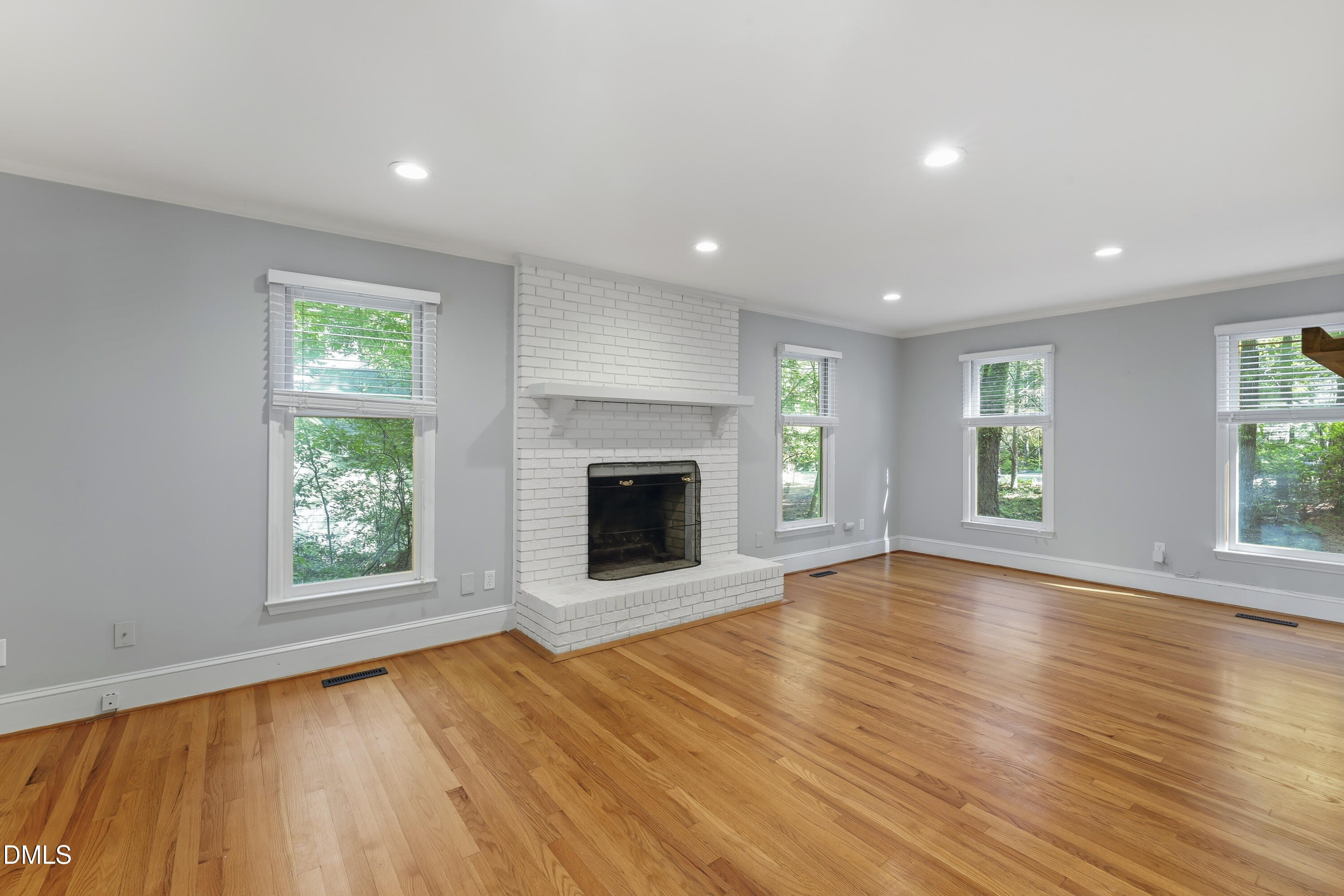15 St James Court Property Photo 11