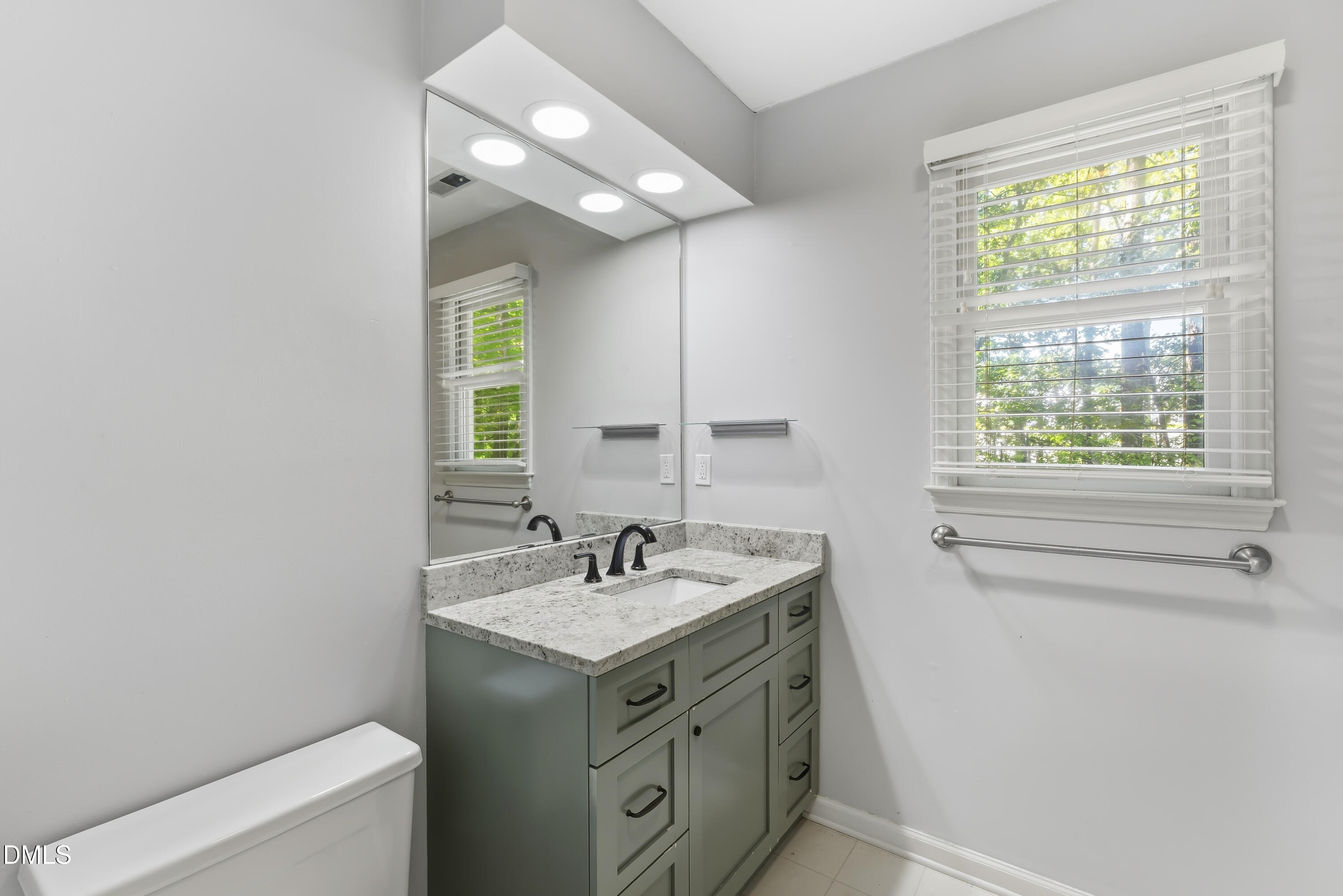 15 St James Court Property Photo 33