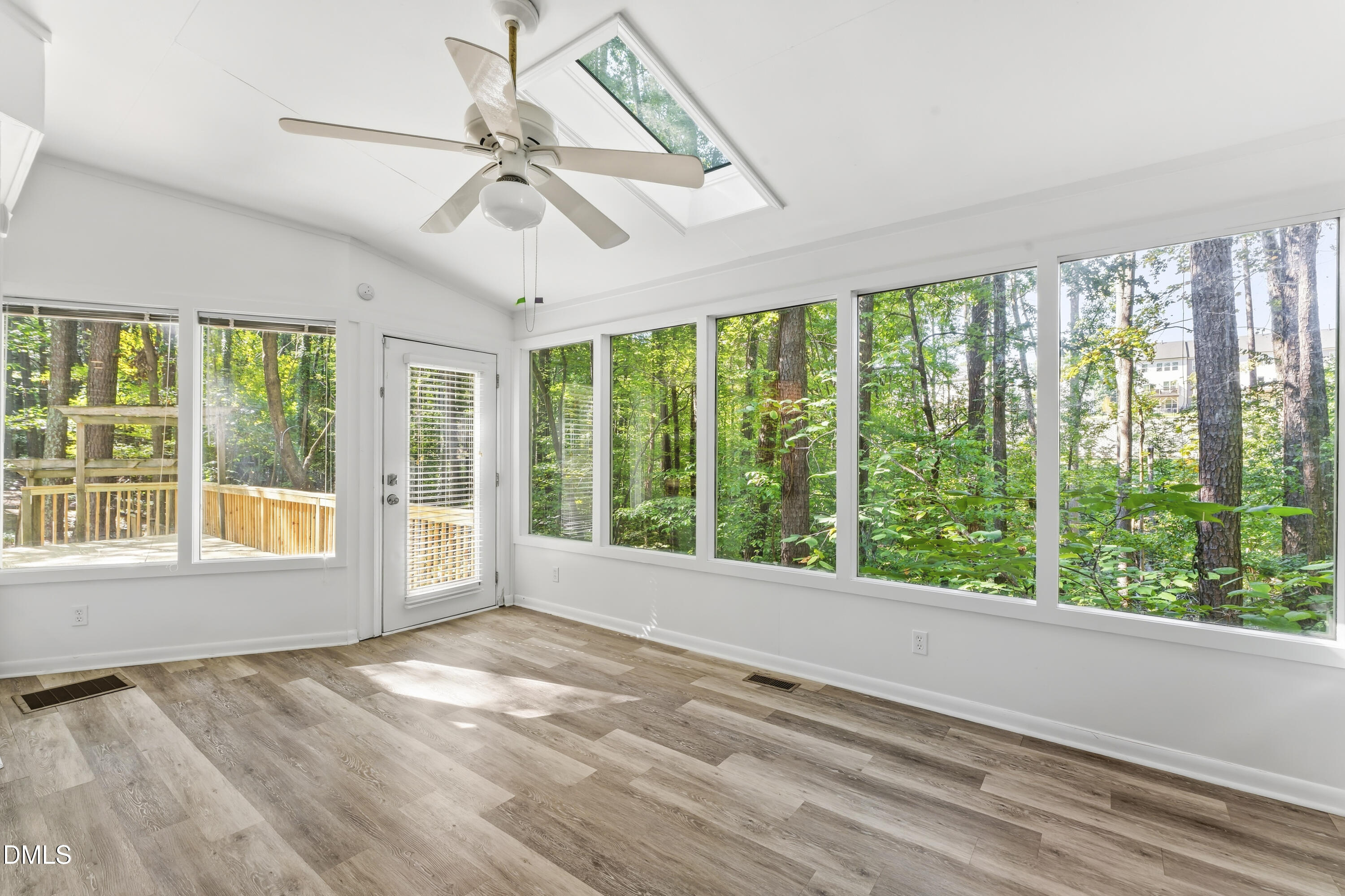 15 St James Court Property Photo 40