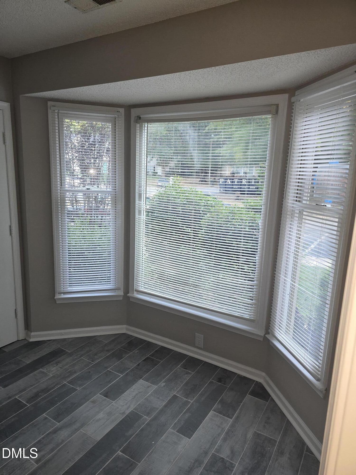 805 Dalewood Drive Property Photo 4