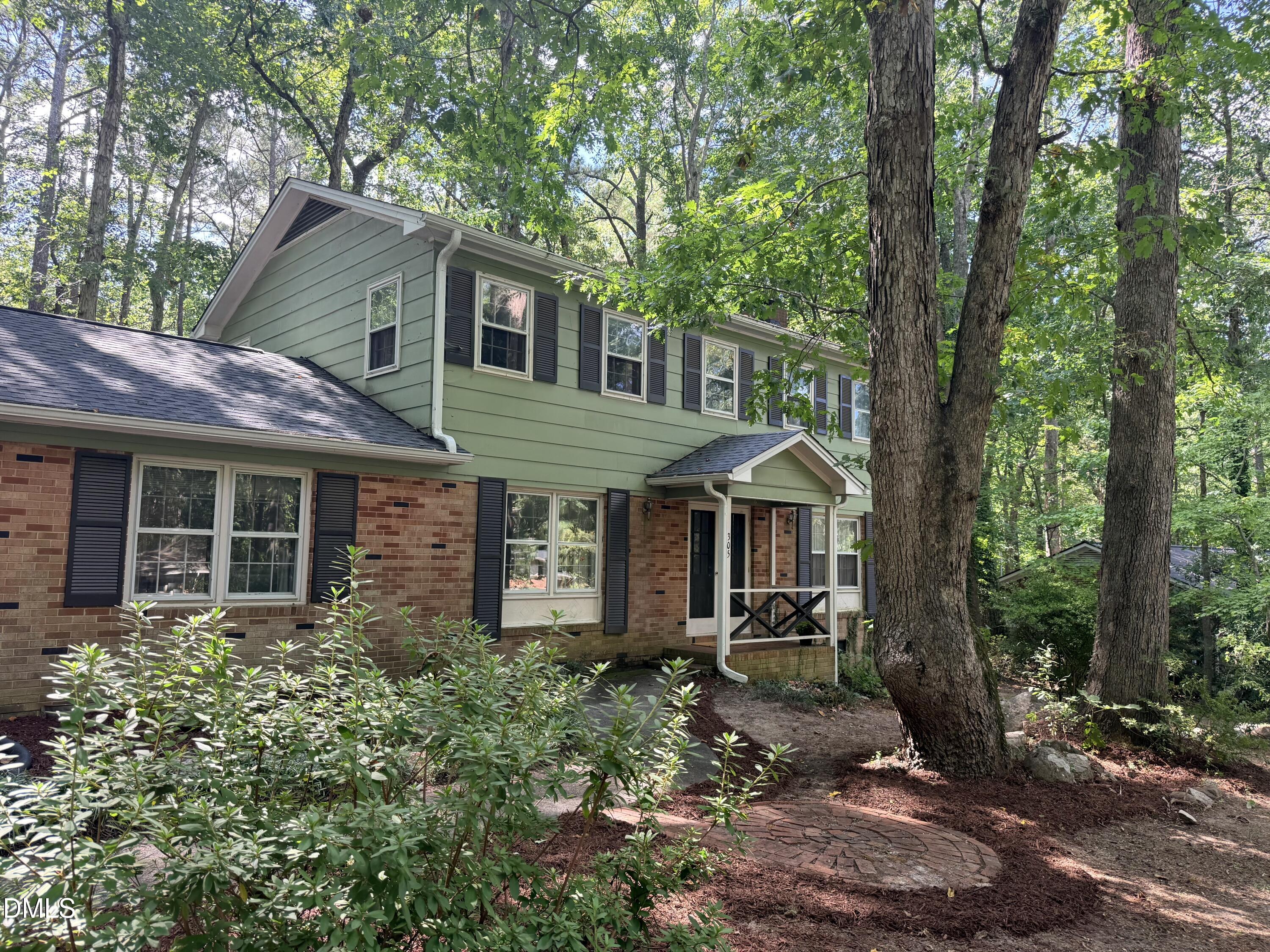 305 Yorktown Drive Property Photo 1