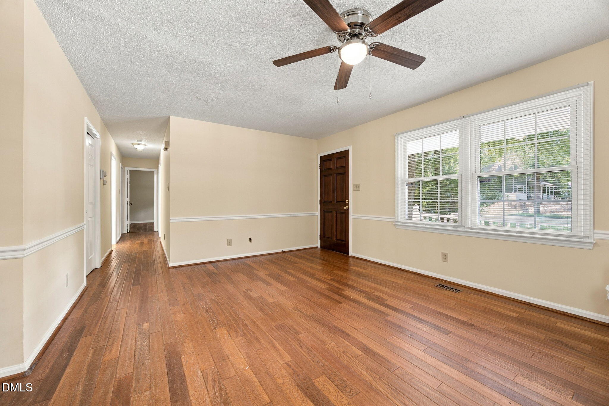 2914 Pinetree Court Property Photo 4