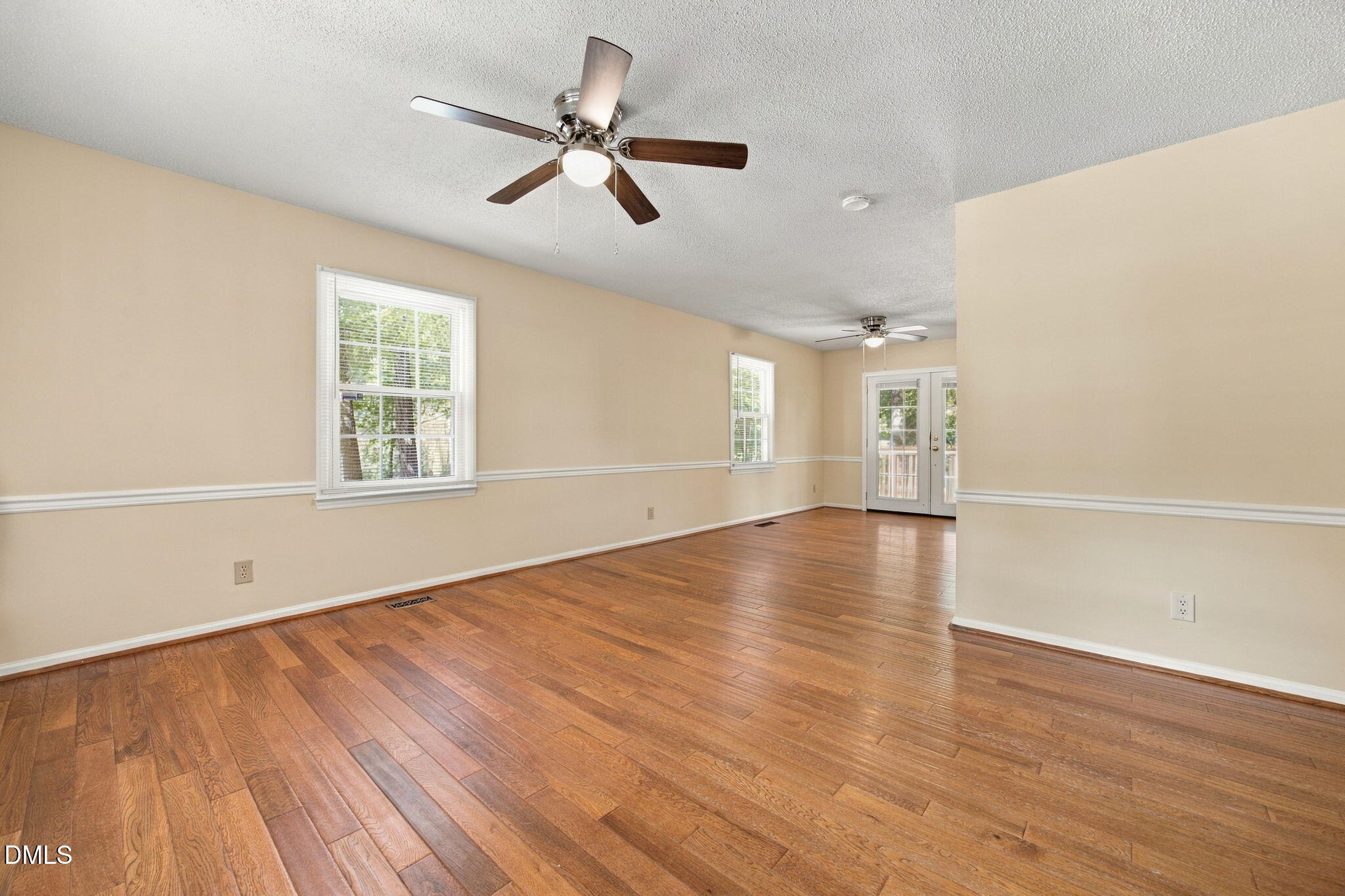 2914 Pinetree Court Property Photo 5