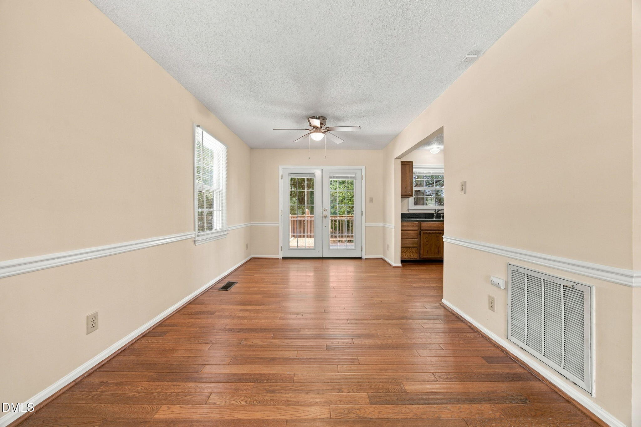 2914 Pinetree Court Property Photo 8