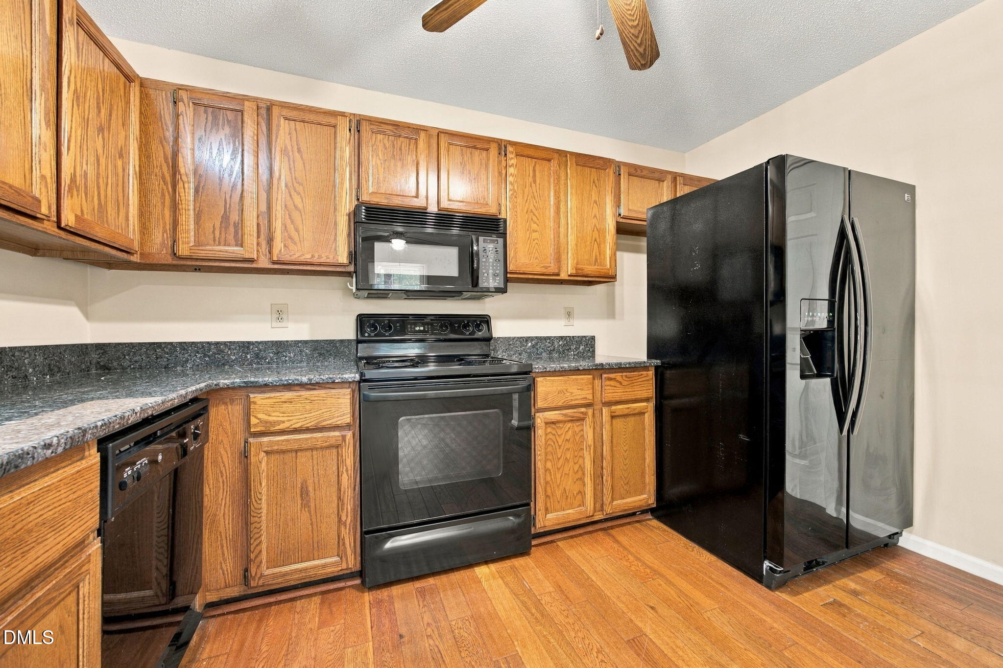 2914 Pinetree Court Property Photo 9