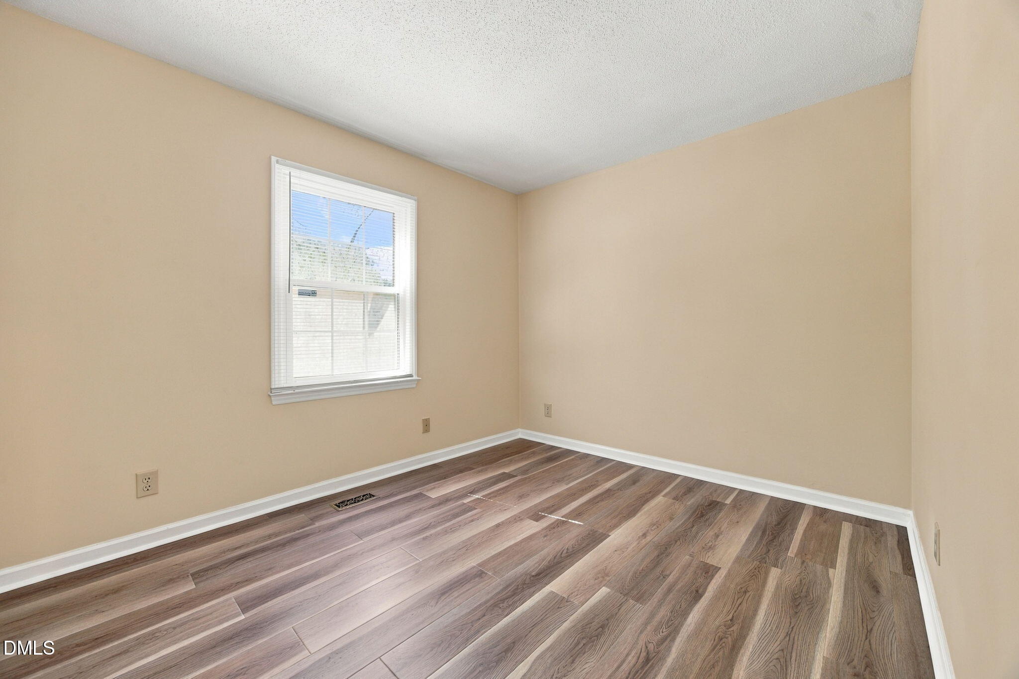 2914 Pinetree Court Property Photo 14